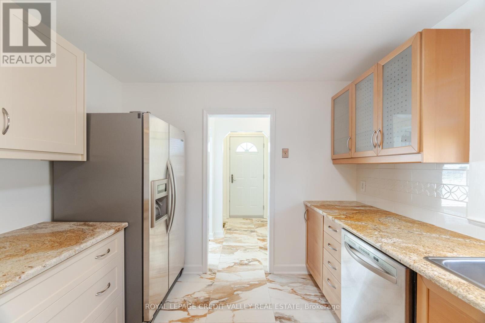 












2143 MOUNTAINSIDE DRIVE

,
Burlington,




Ontario
L7P1B3

