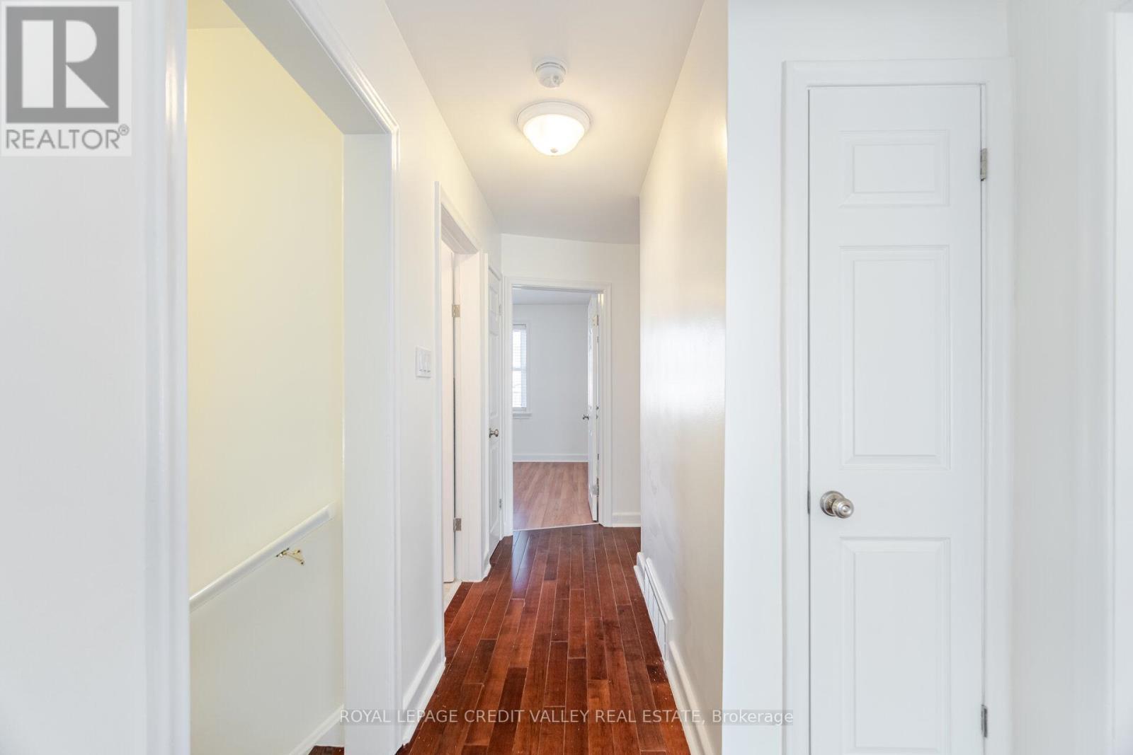 












2143 MOUNTAINSIDE DRIVE

,
Burlington,




Ontario
L7P1B3

