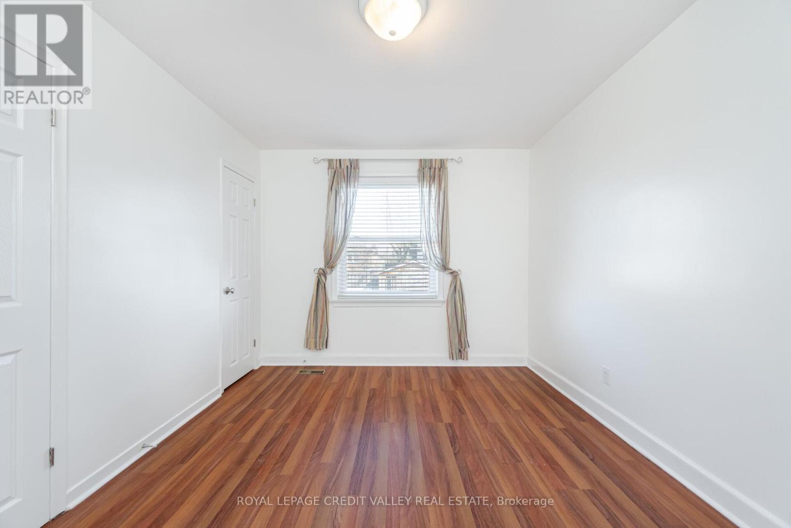 












2143 MOUNTAINSIDE DRIVE

,
Burlington,




Ontario
L7P1B3

