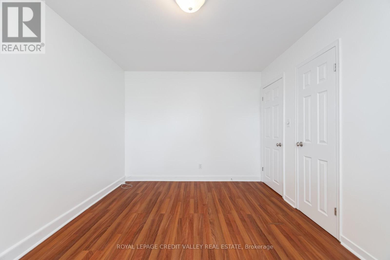 












2143 MOUNTAINSIDE DRIVE

,
Burlington,




Ontario
L7P1B3


