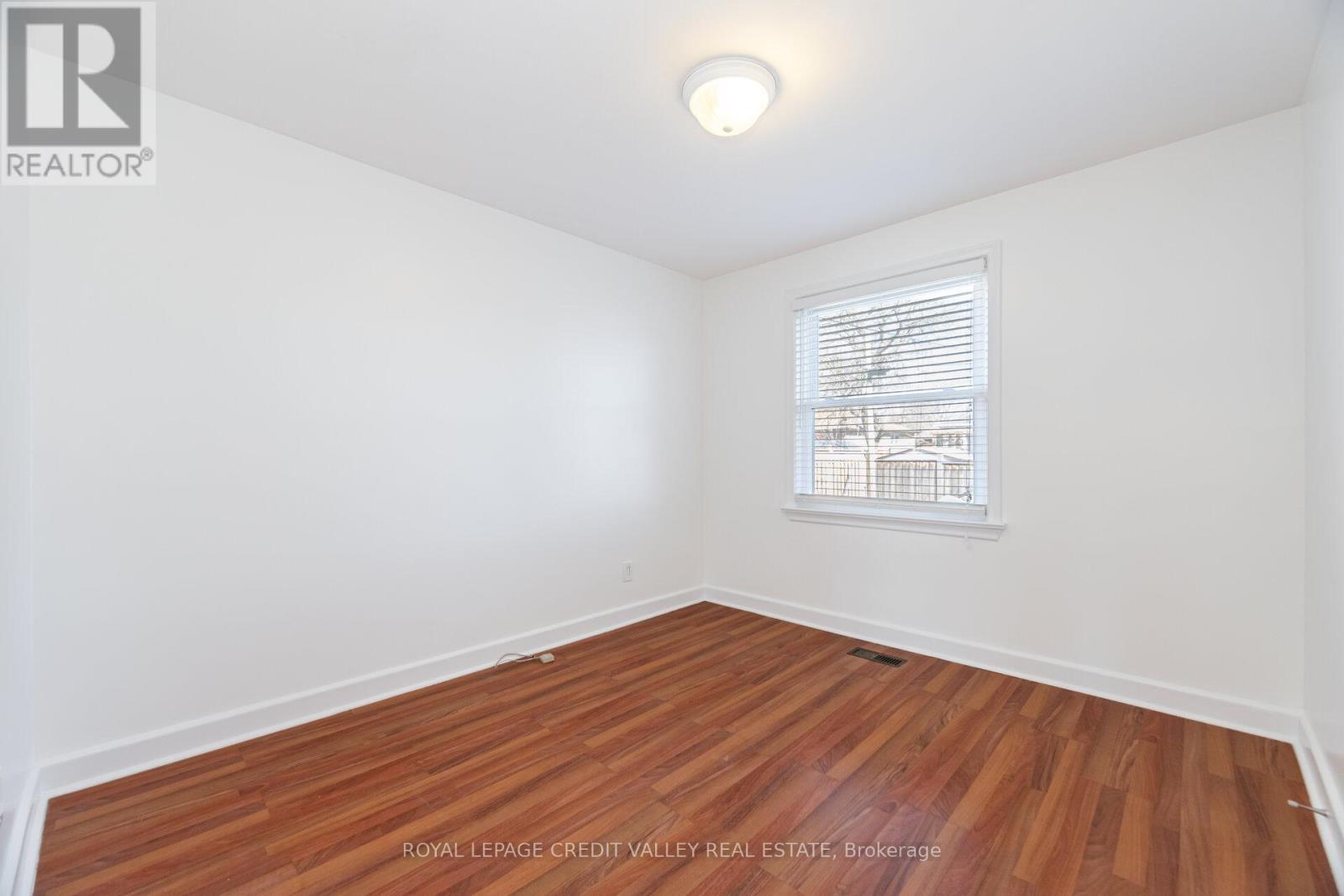 












2143 MOUNTAINSIDE DRIVE

,
Burlington,




Ontario
L7P1B3

