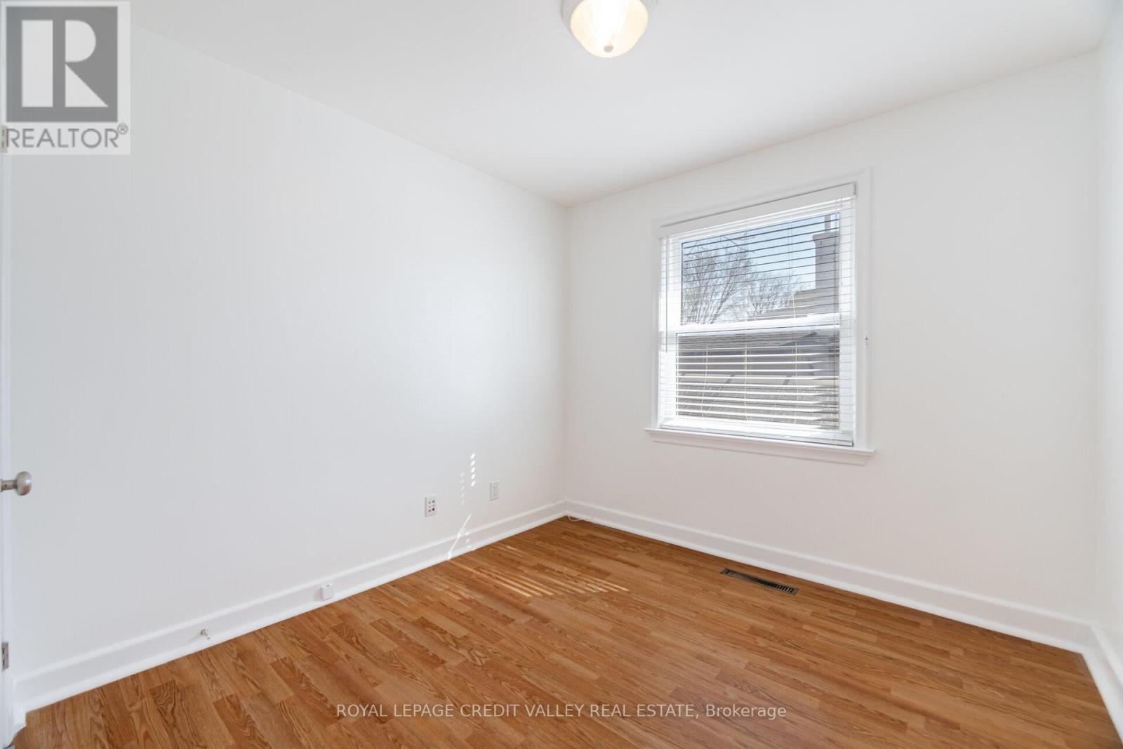 












2143 MOUNTAINSIDE DRIVE

,
Burlington,




Ontario
L7P1B3

