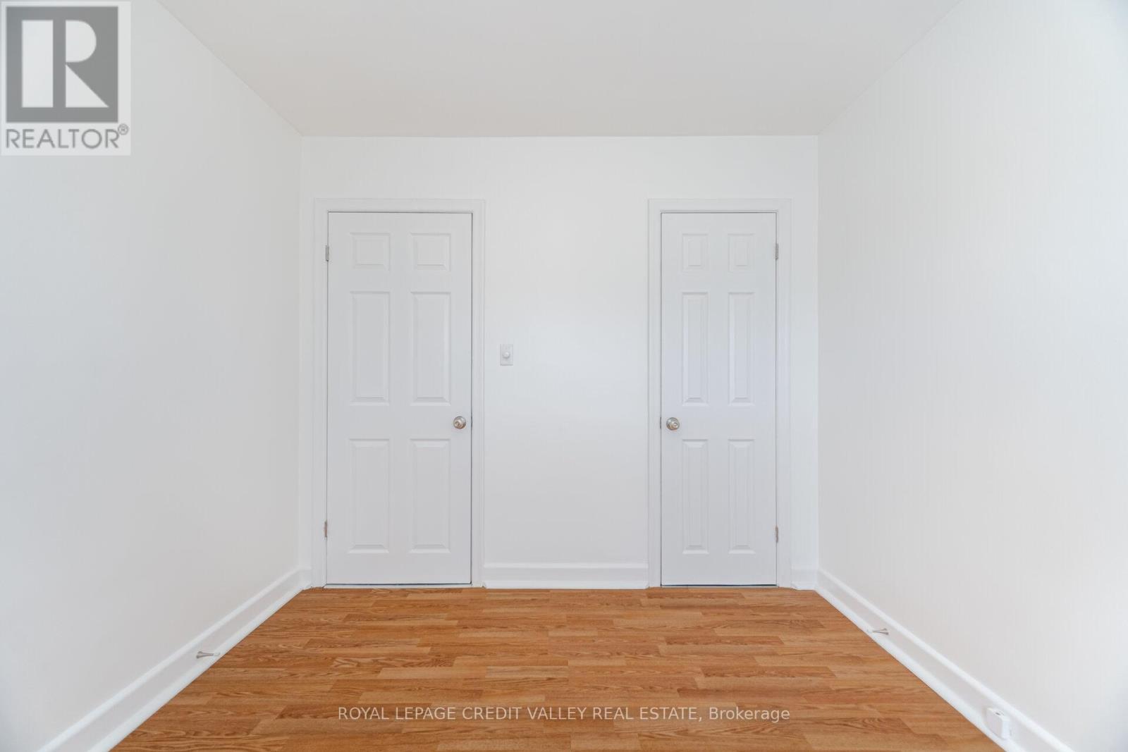 












2143 MOUNTAINSIDE DRIVE

,
Burlington,




Ontario
L7P1B3

