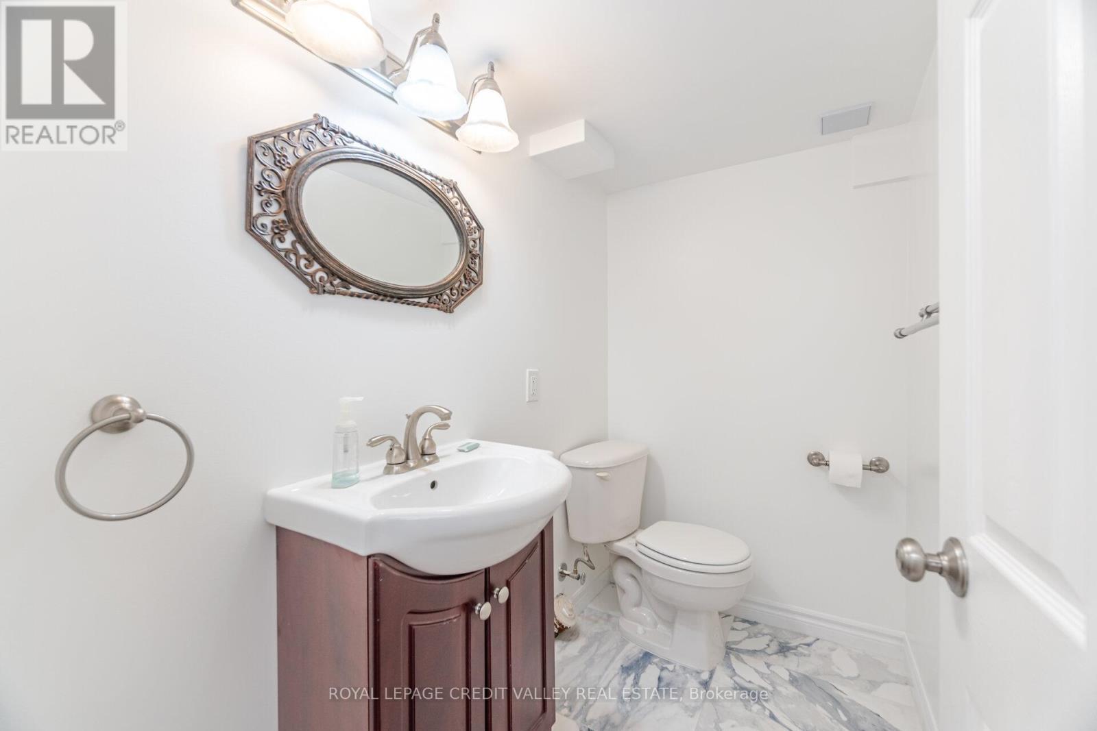 












2143 MOUNTAINSIDE DRIVE

,
Burlington,




Ontario
L7P1B3

