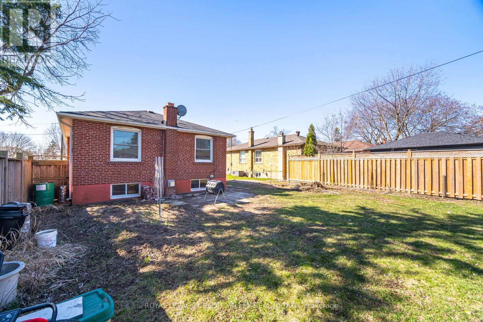 












2143 MOUNTAINSIDE DRIVE

,
Burlington,




Ontario
L7P1B3

