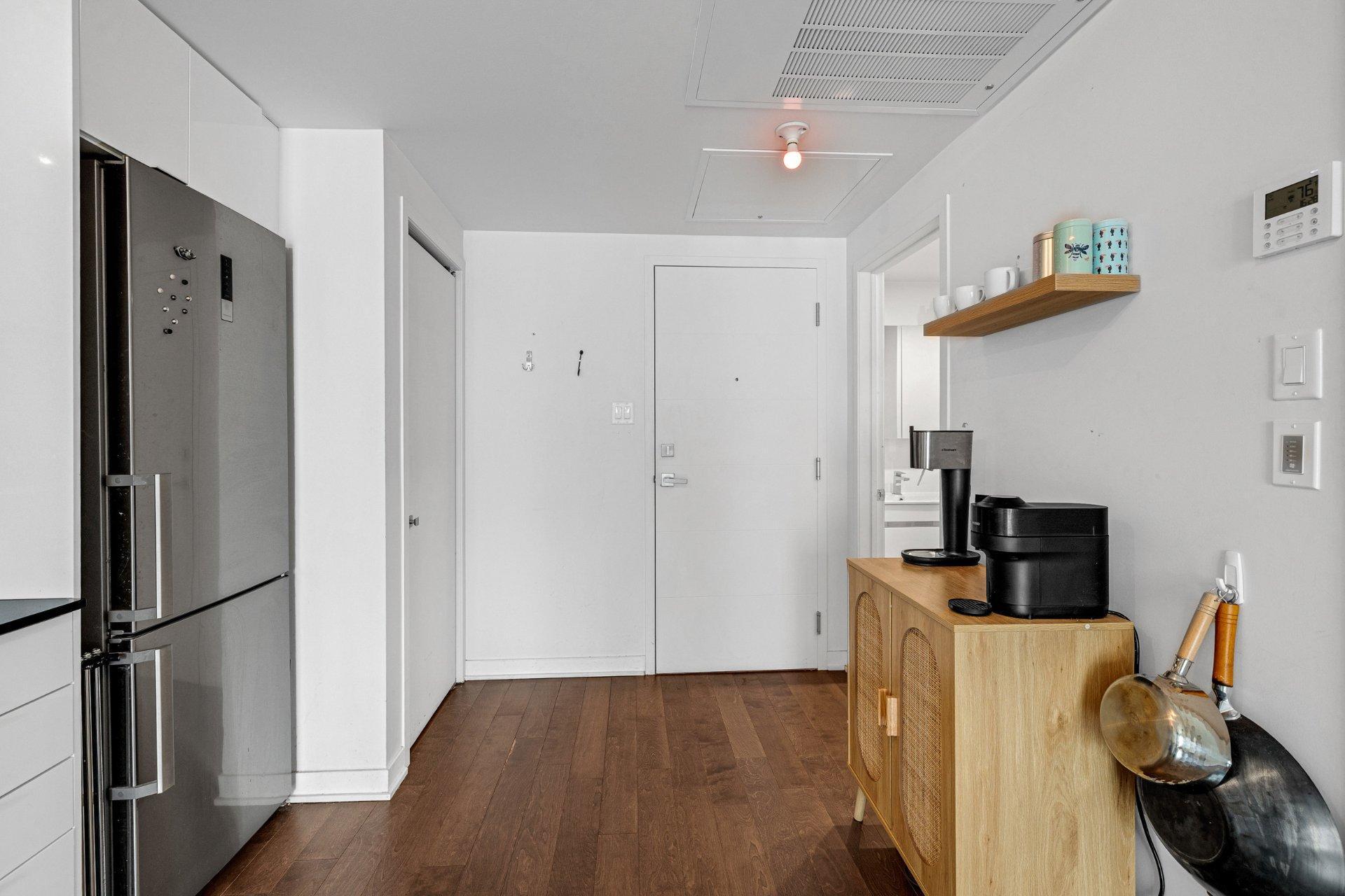 









1182


Rue Crescent

, 911,
Montréal (Ville-Marie),




QC
H3G0G6

