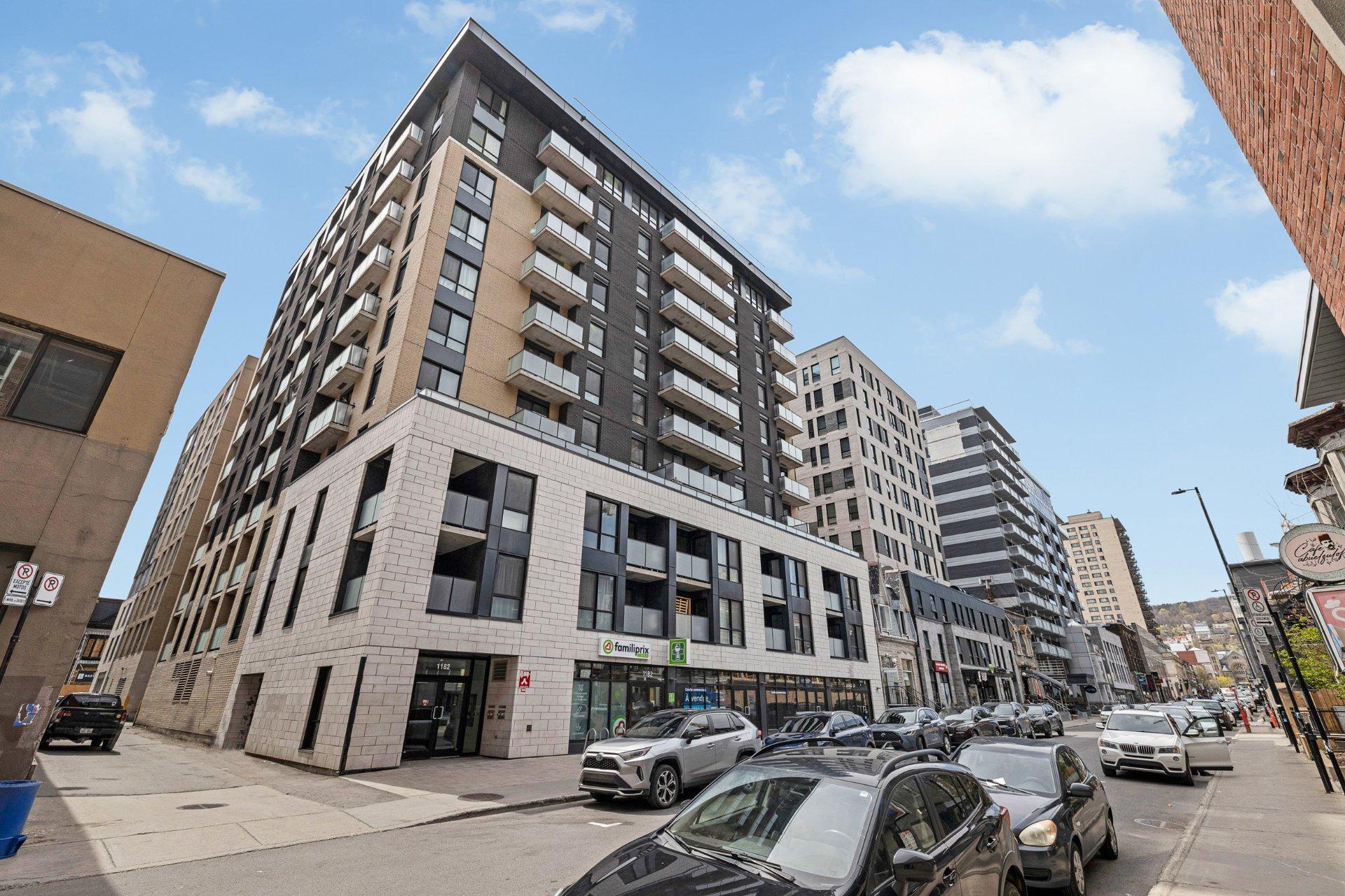 









1182


Rue Crescent

, 911,
Montréal (Ville-Marie),




QC
H3G0G6

