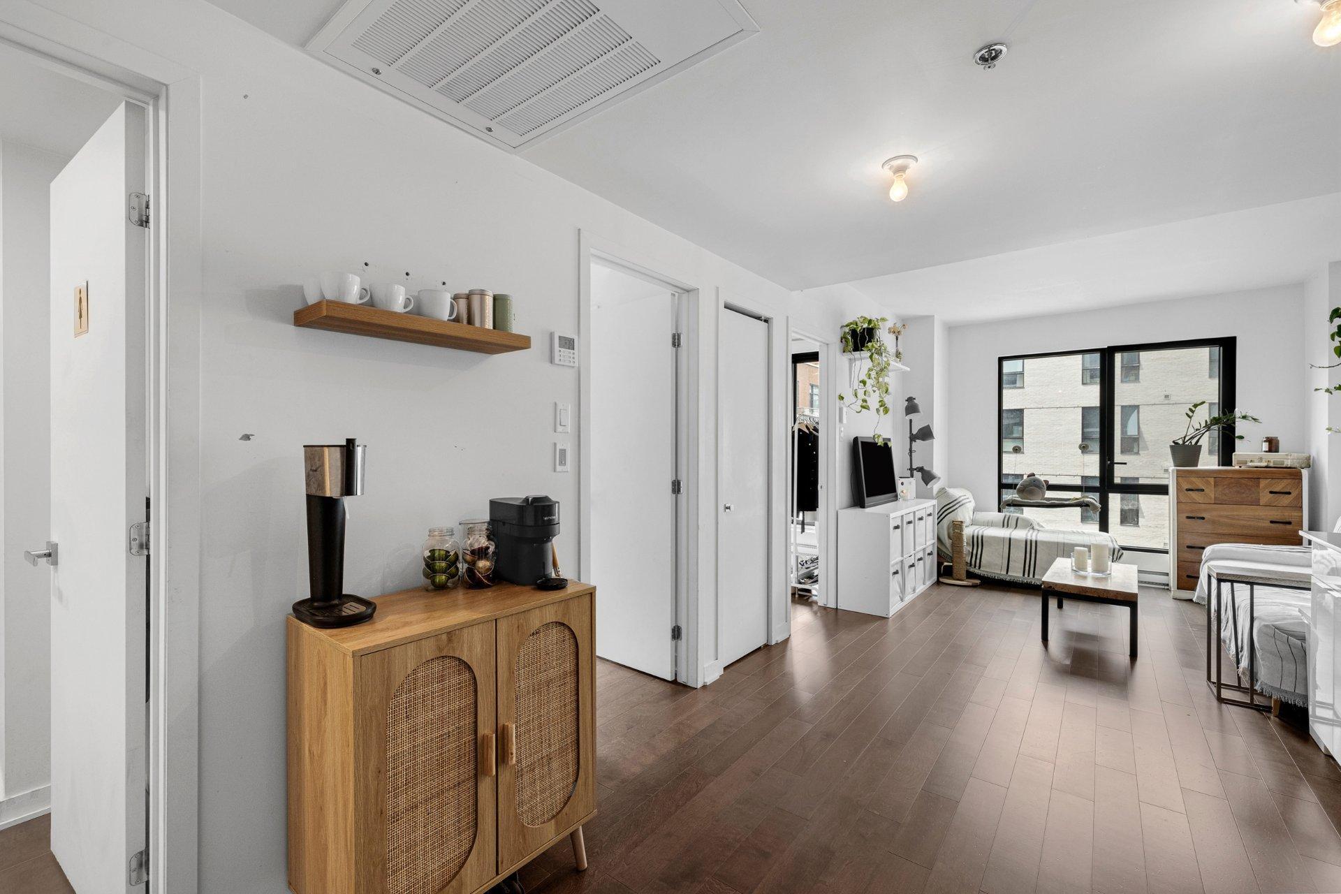 









1182


Rue Crescent

, 911,
Montréal (Ville-Marie),




QC
H3G0G6

