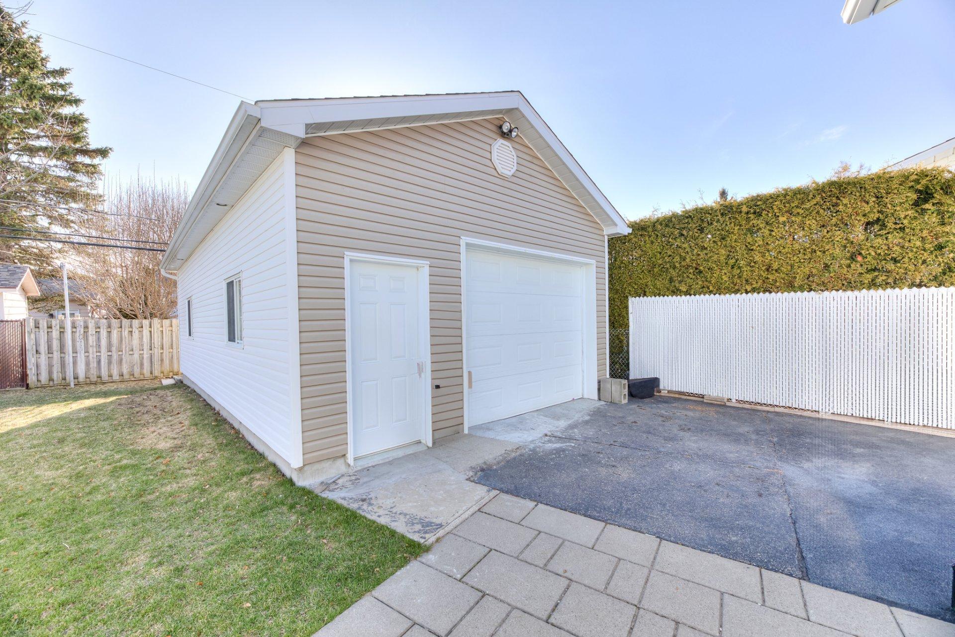 









160


Rue Gastineau

,
Saint-Eustache,




QC
J7P3T7

