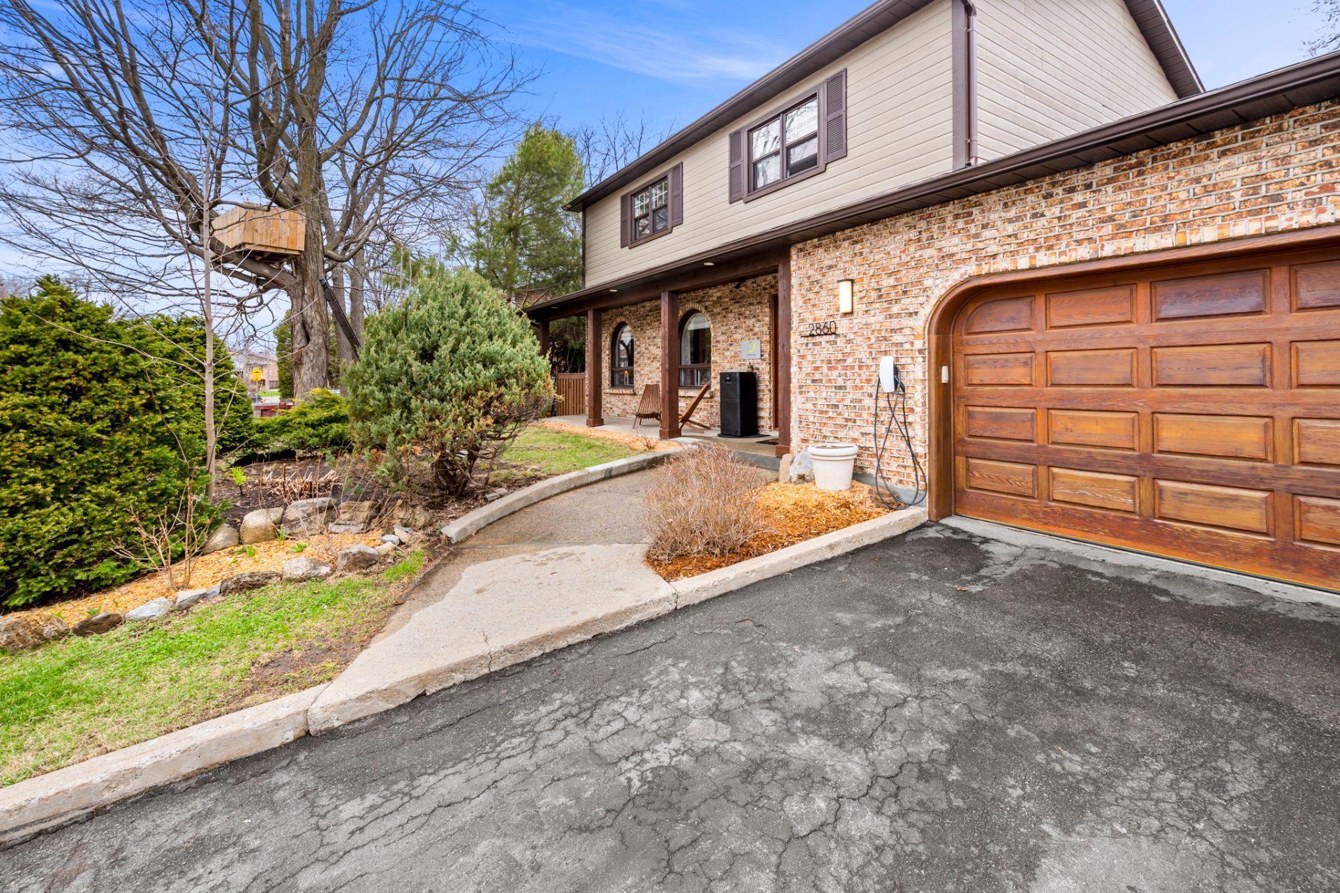 









2860


Av. de Peribonka

,
Laval (Duvernay),




QC
H7E1B6

