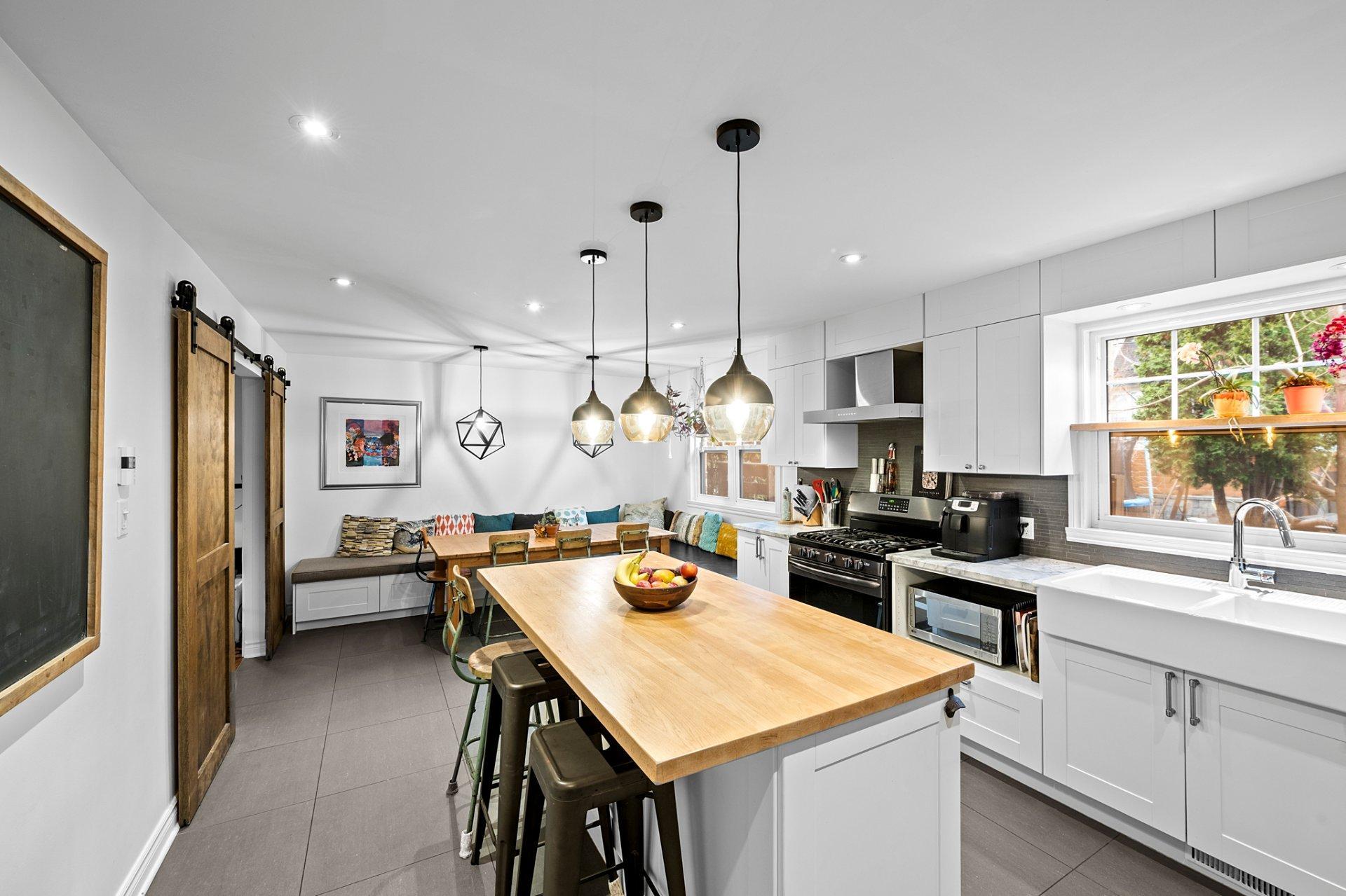









2860


Av. de Peribonka

,
Laval (Duvernay),




QC
H7E1B6

