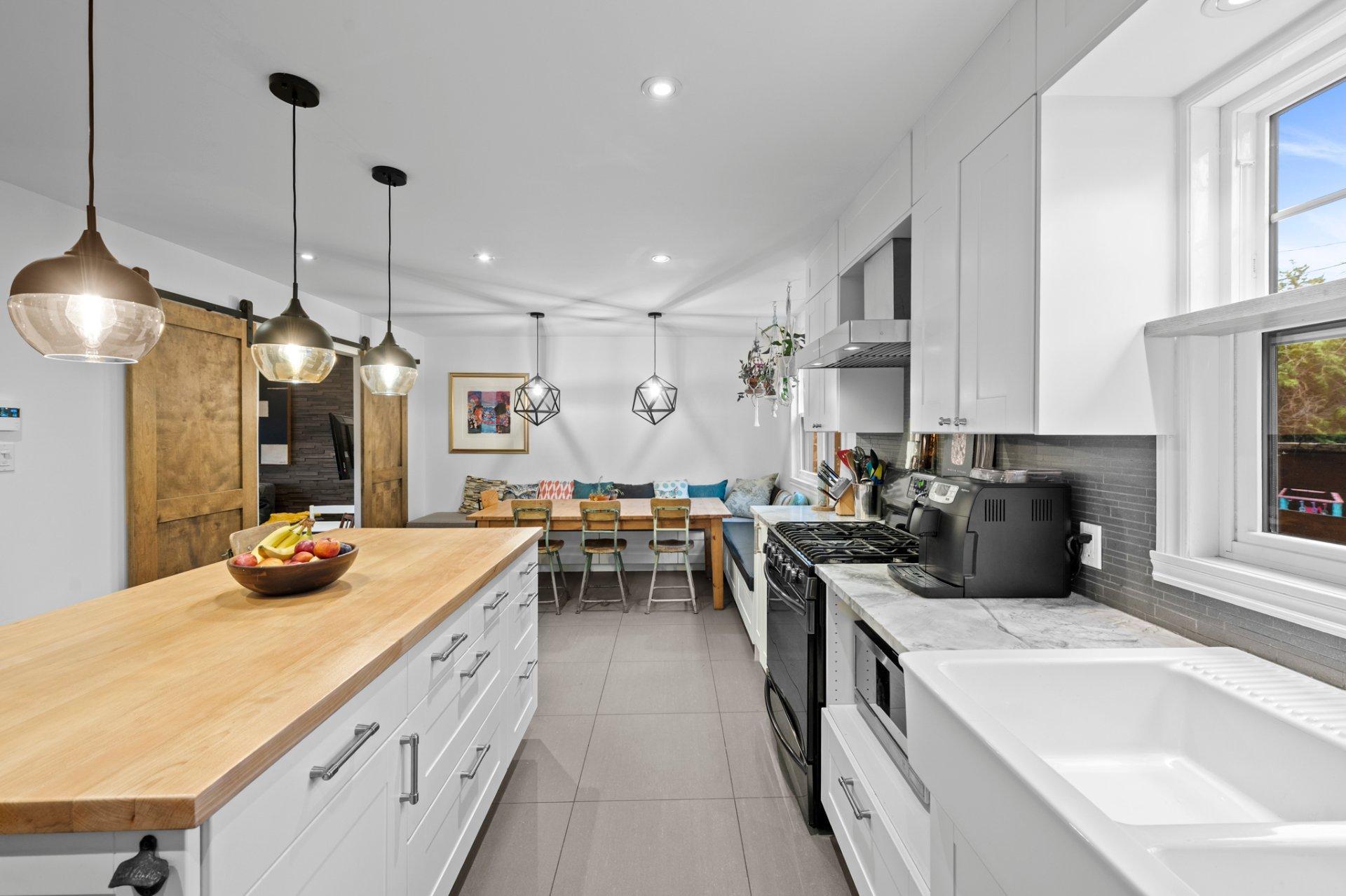 









2860


Av. de Peribonka

,
Laval (Duvernay),




QC
H7E1B6

