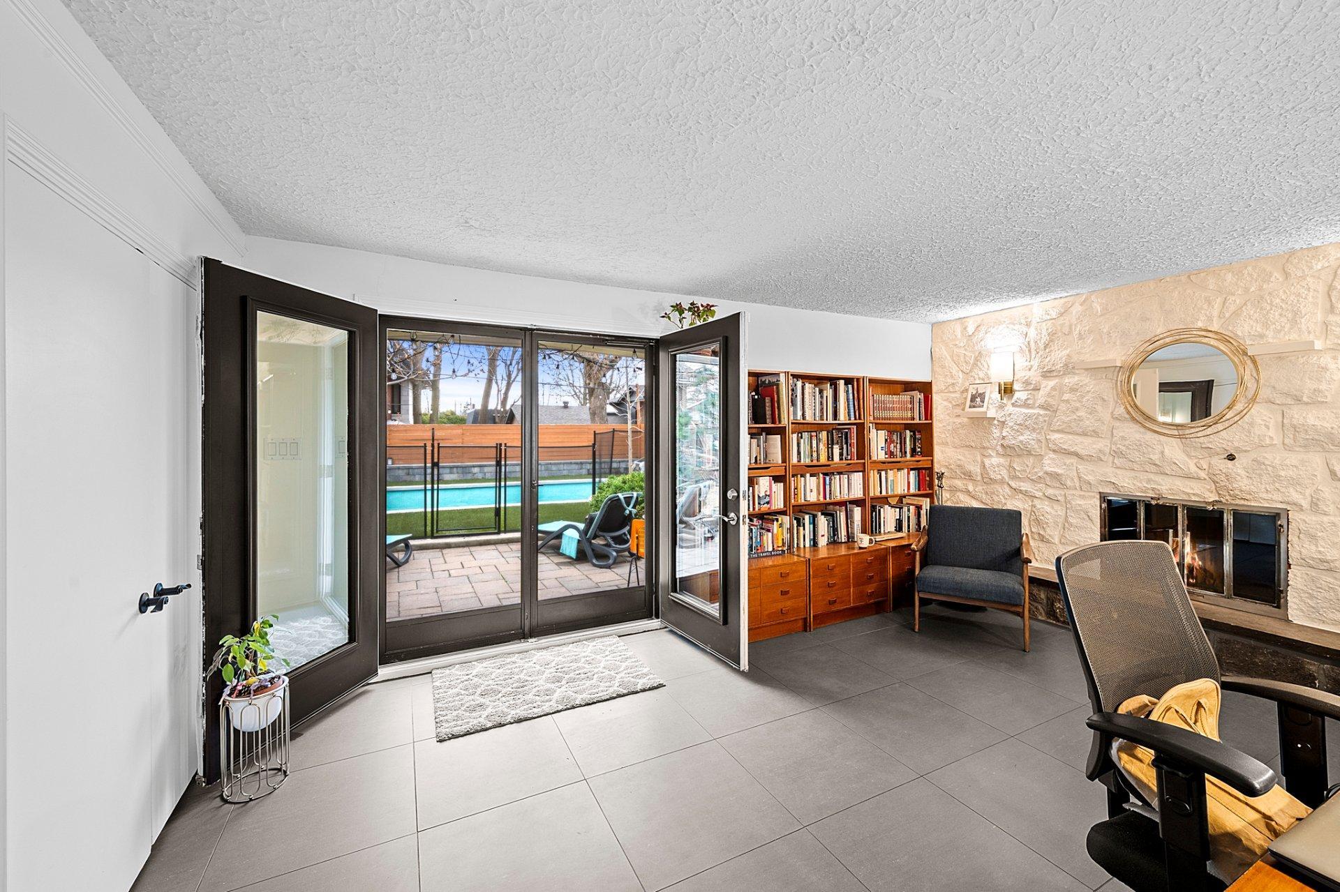 









2860


Av. de Peribonka

,
Laval (Duvernay),




QC
H7E1B6

