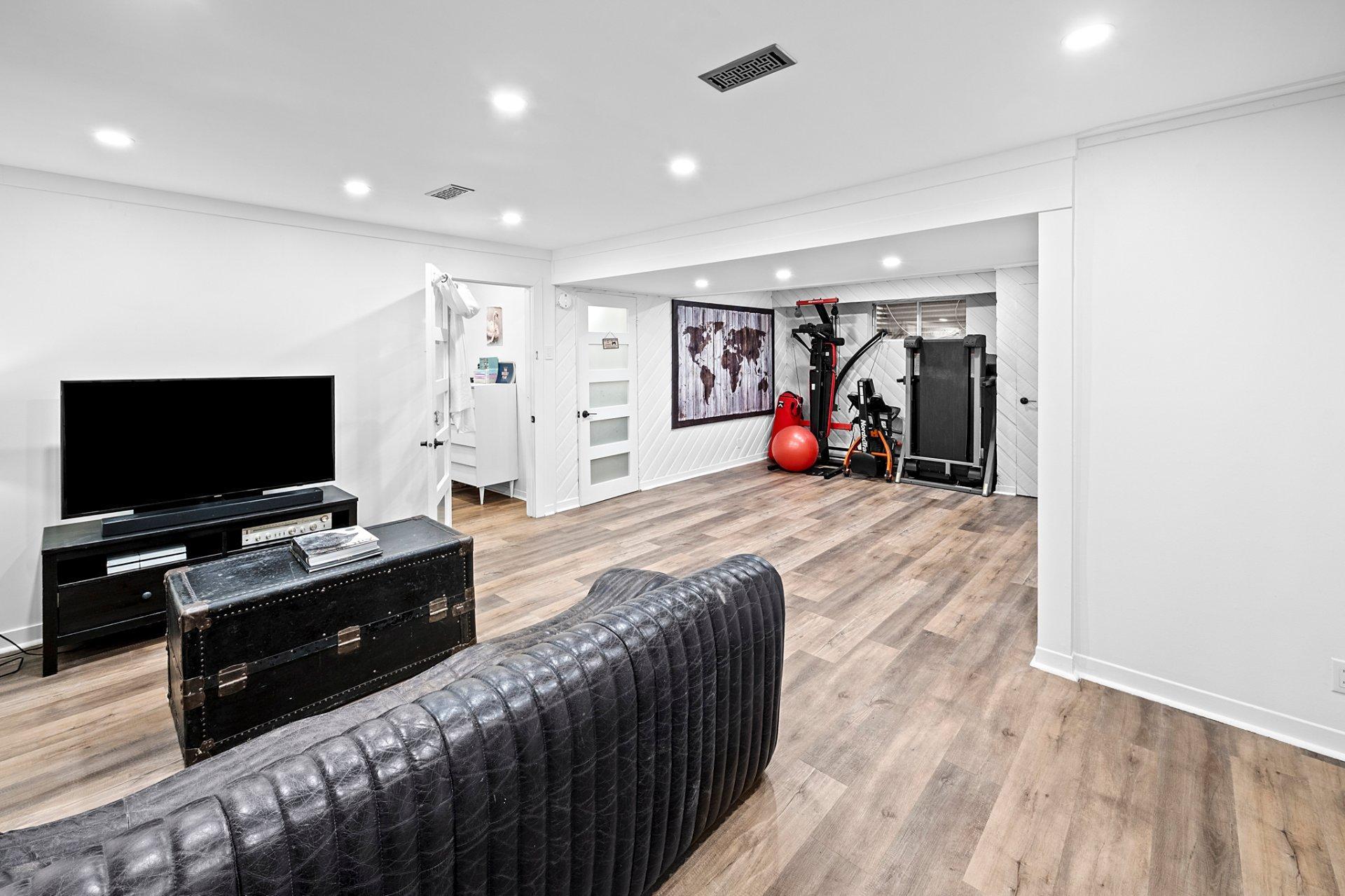 









2860


Av. de Peribonka

,
Laval (Duvernay),




QC
H7E1B6

