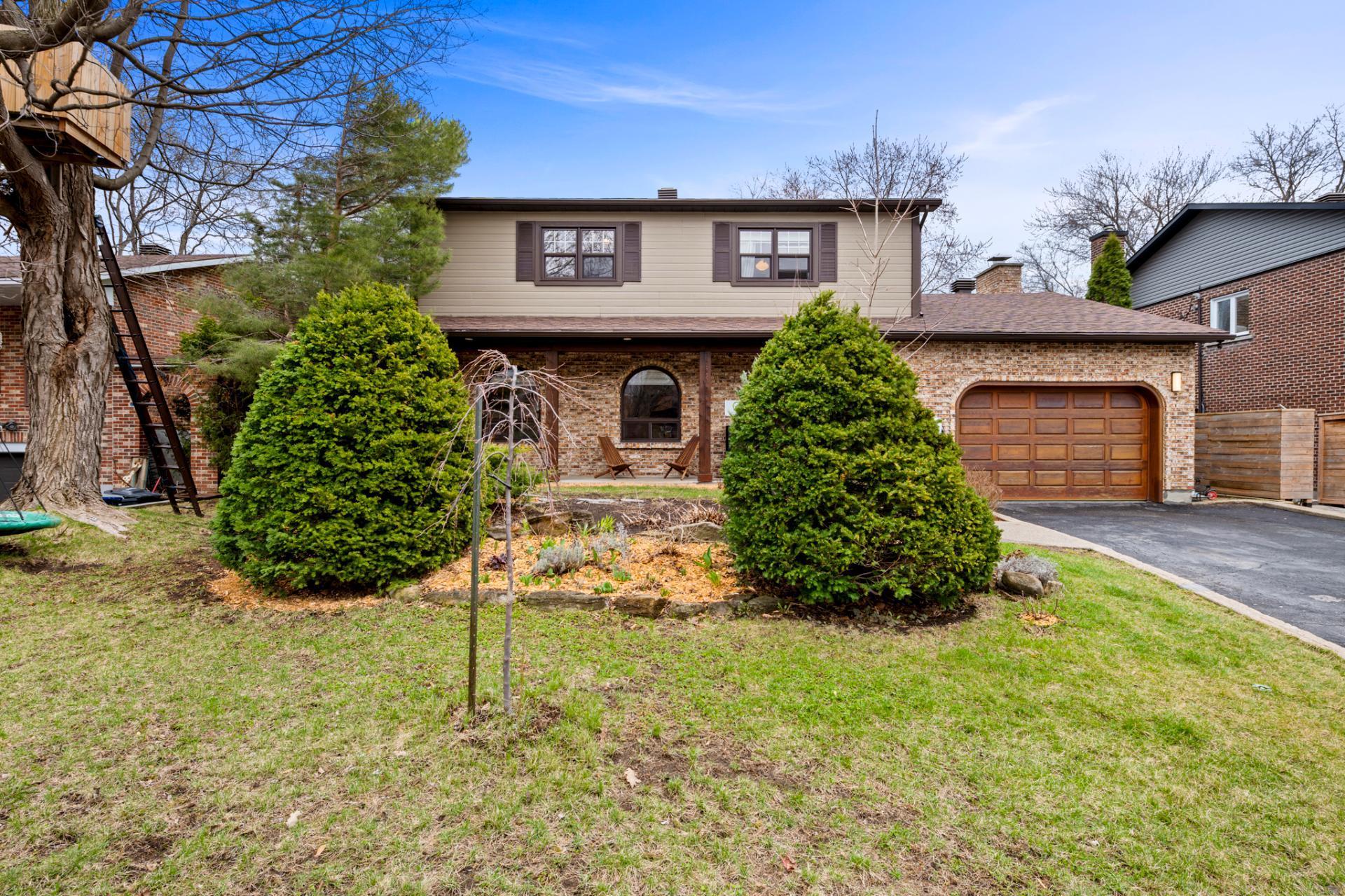









2860


Av. de Peribonka

,
Laval (Duvernay),




QC
H7E1B6

