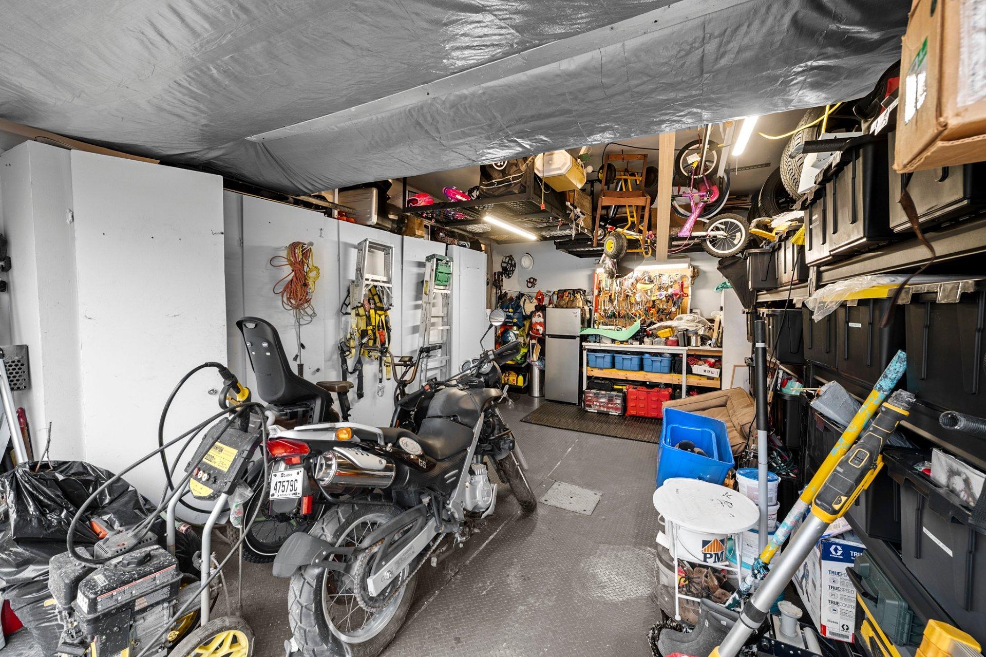 









2860


Av. de Peribonka

,
Laval (Duvernay),




QC
H7E1B6

