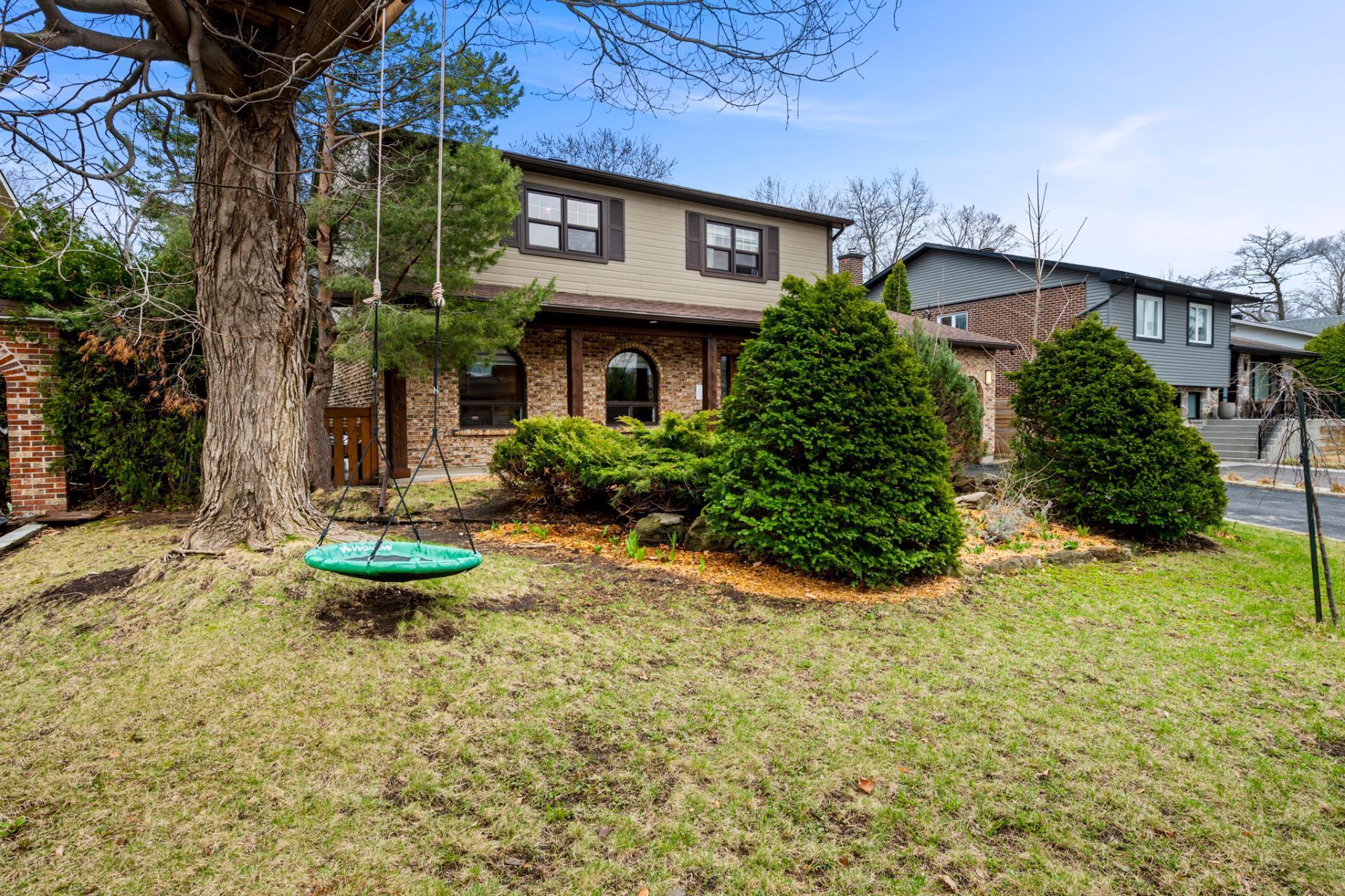 









2860


Av. de Peribonka

,
Laval (Duvernay),




QC
H7E1B6

