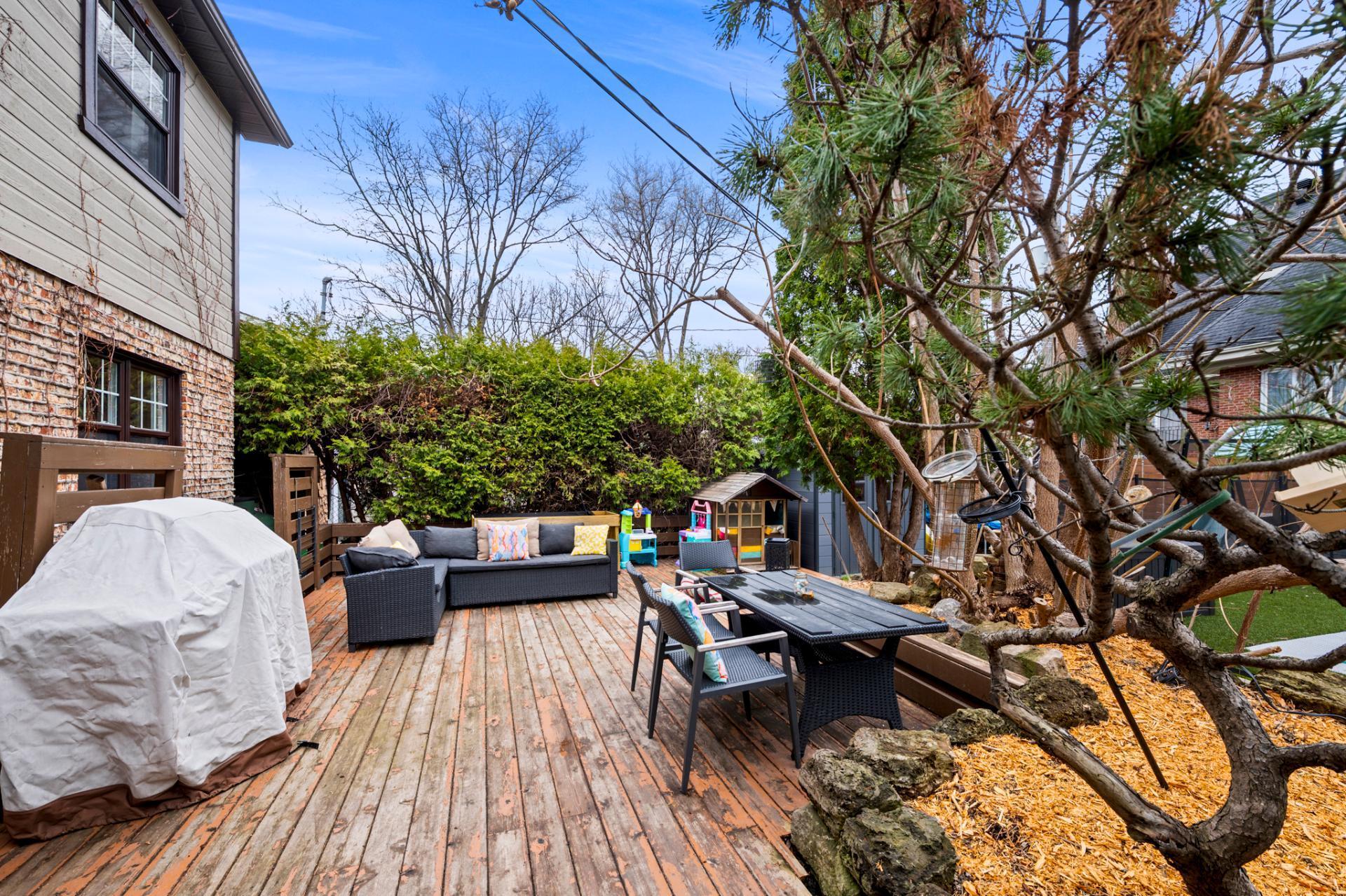 









2860


Av. de Peribonka

,
Laval (Duvernay),




QC
H7E1B6

