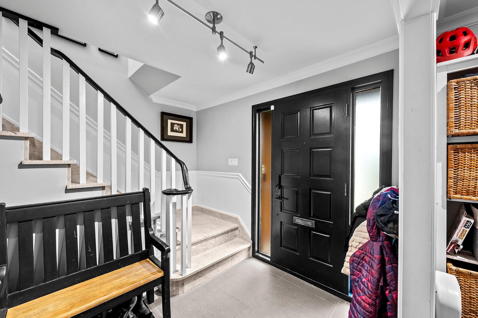 









2860


Av. de Peribonka

,
Laval (Duvernay),




QC
H7E1B6

