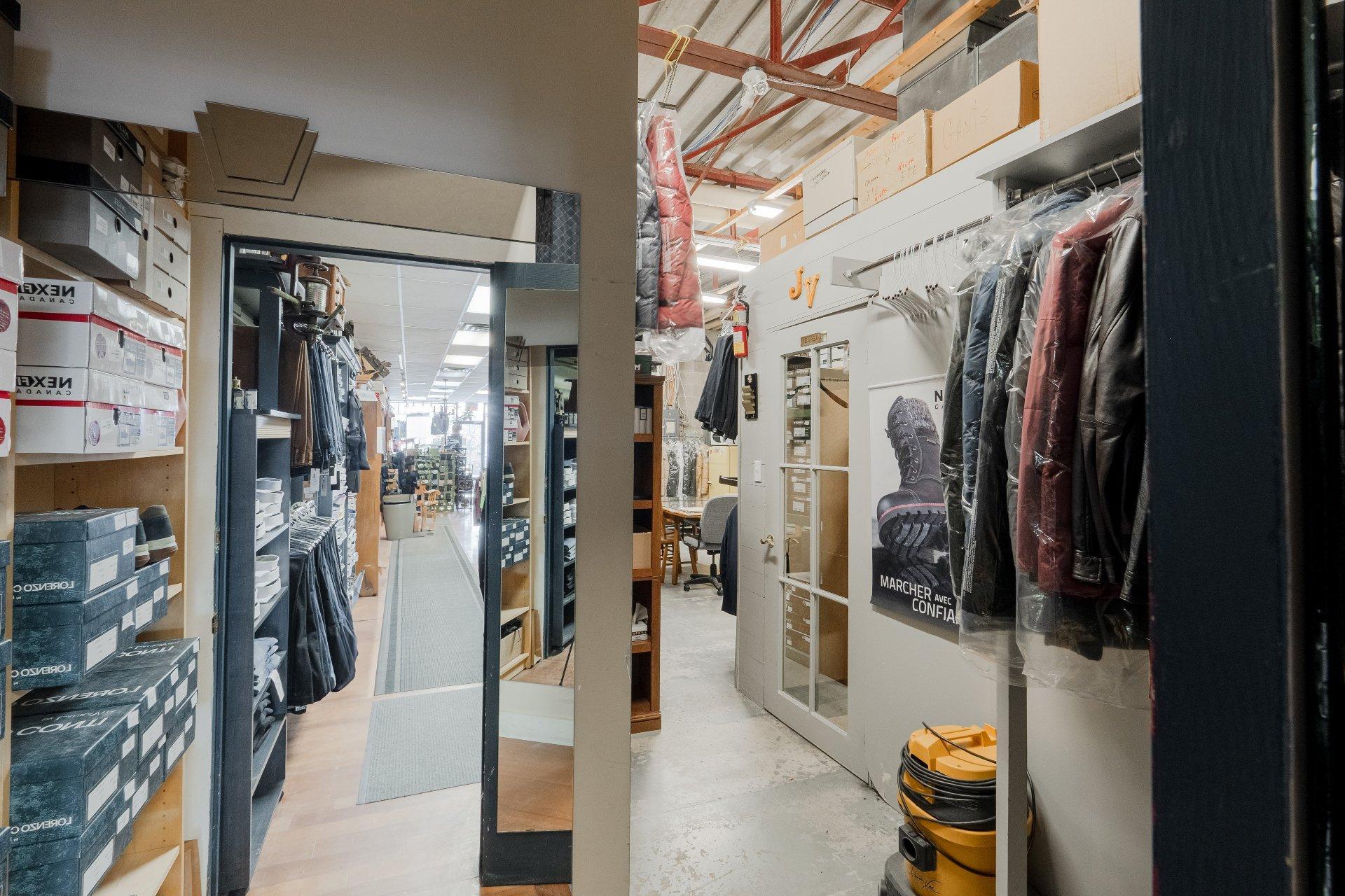 









2287


Rue King O.

,
Sherbrooke (Les Nations),




QC
J1J2G2

