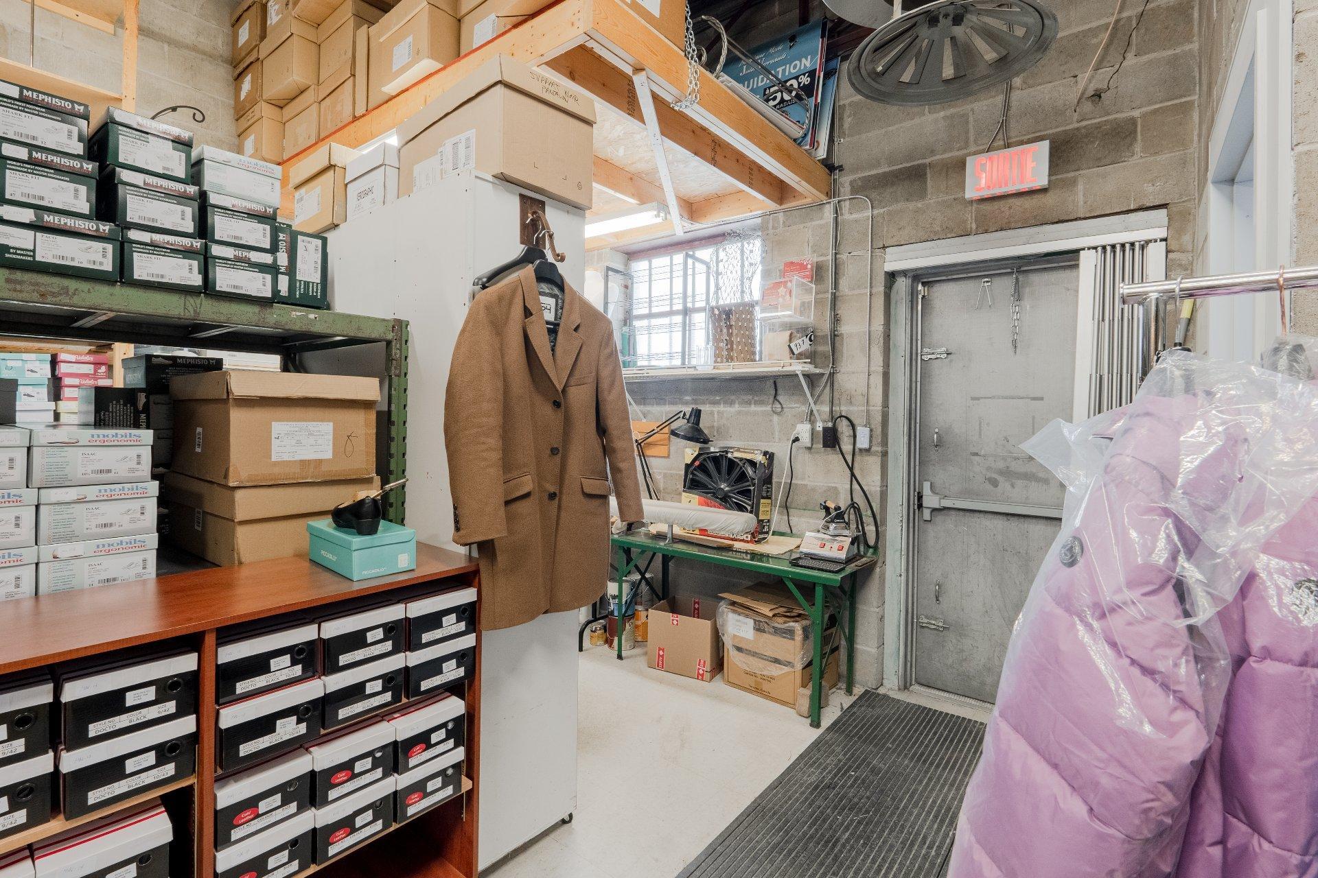 









2287


Rue King O.

,
Sherbrooke (Les Nations),




QC
J1J2G2

