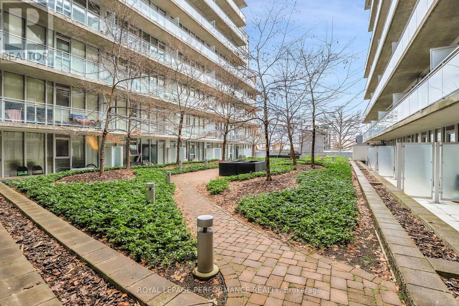 












815 - 354 GLADSTONE AVENUE N

,
Ottawa,




Ontario
K2P0R4

