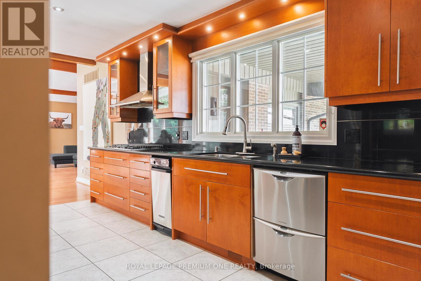 












135 PATRICIA DRIVE

,
King,




Ontario
L7B1H3

