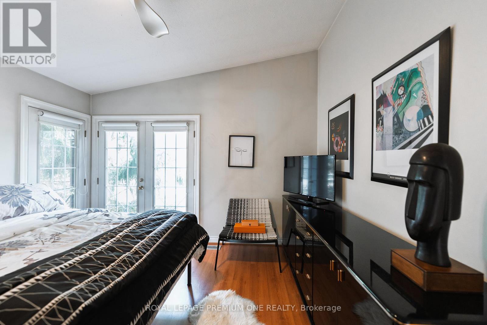 












135 PATRICIA DRIVE

,
King,




Ontario
L7B1H3

