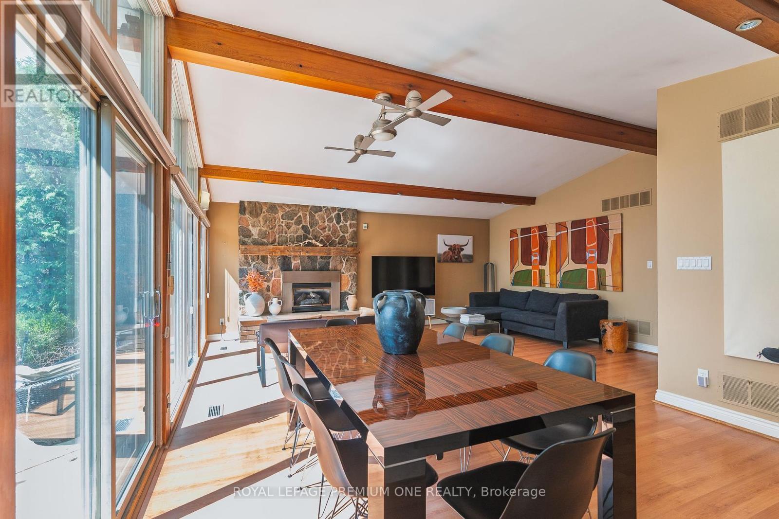 












135 PATRICIA DRIVE

,
King,




Ontario
L7B1H3

