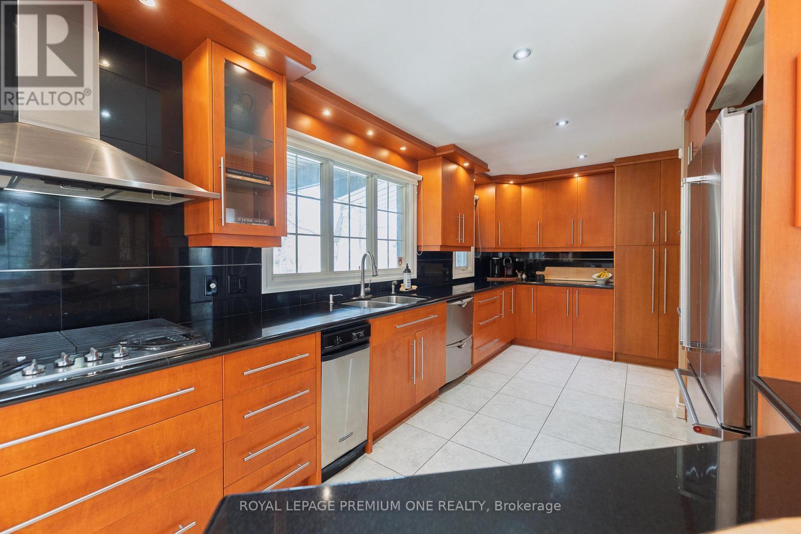 












135 PATRICIA DRIVE

,
King,




Ontario
L7B1H3

