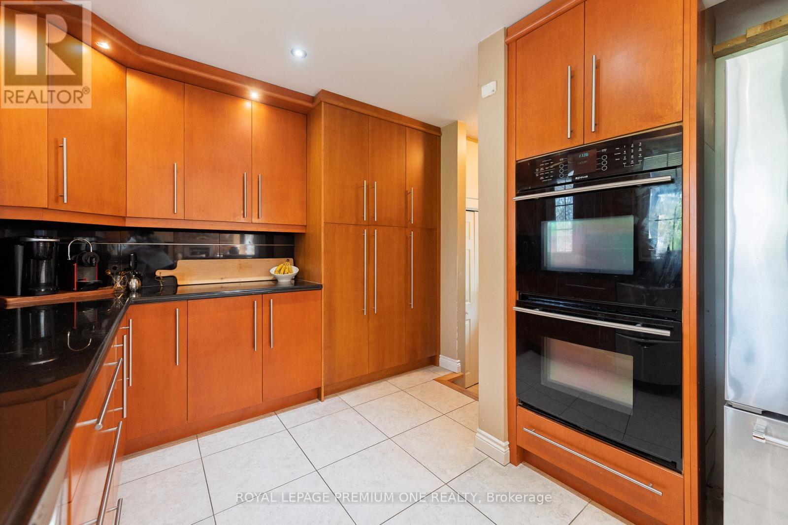 












135 PATRICIA DRIVE

,
King,




Ontario
L7B1H3

