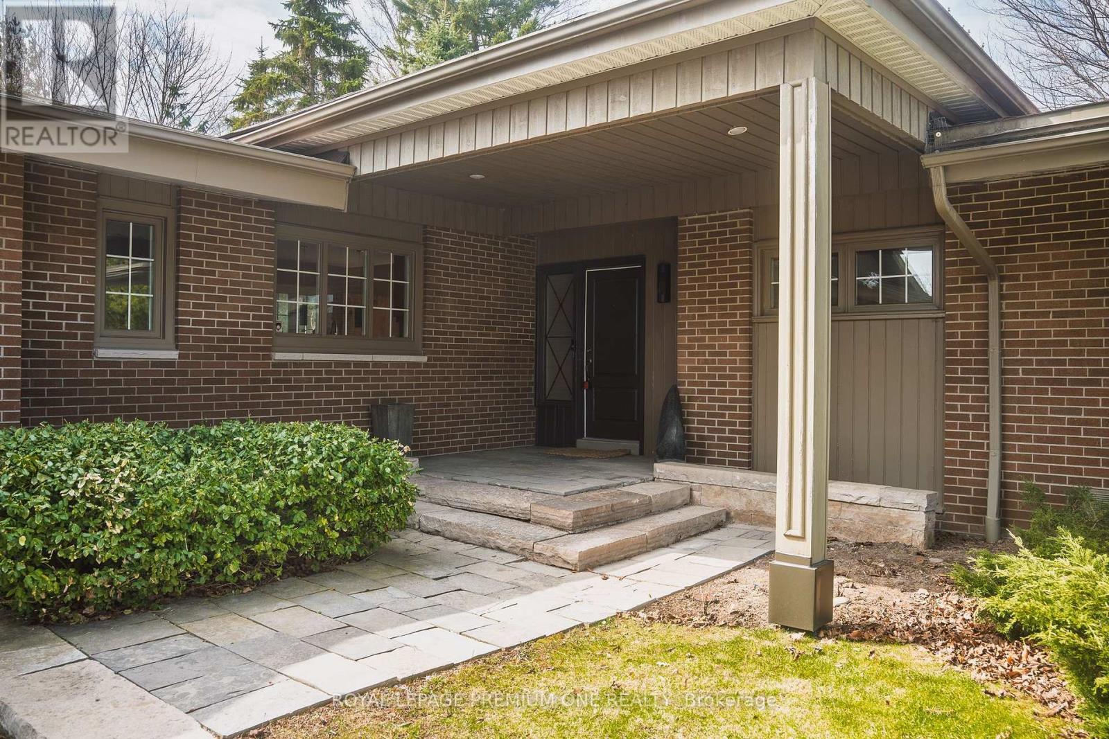 












135 PATRICIA DRIVE

,
King,




Ontario
L7B1H3

