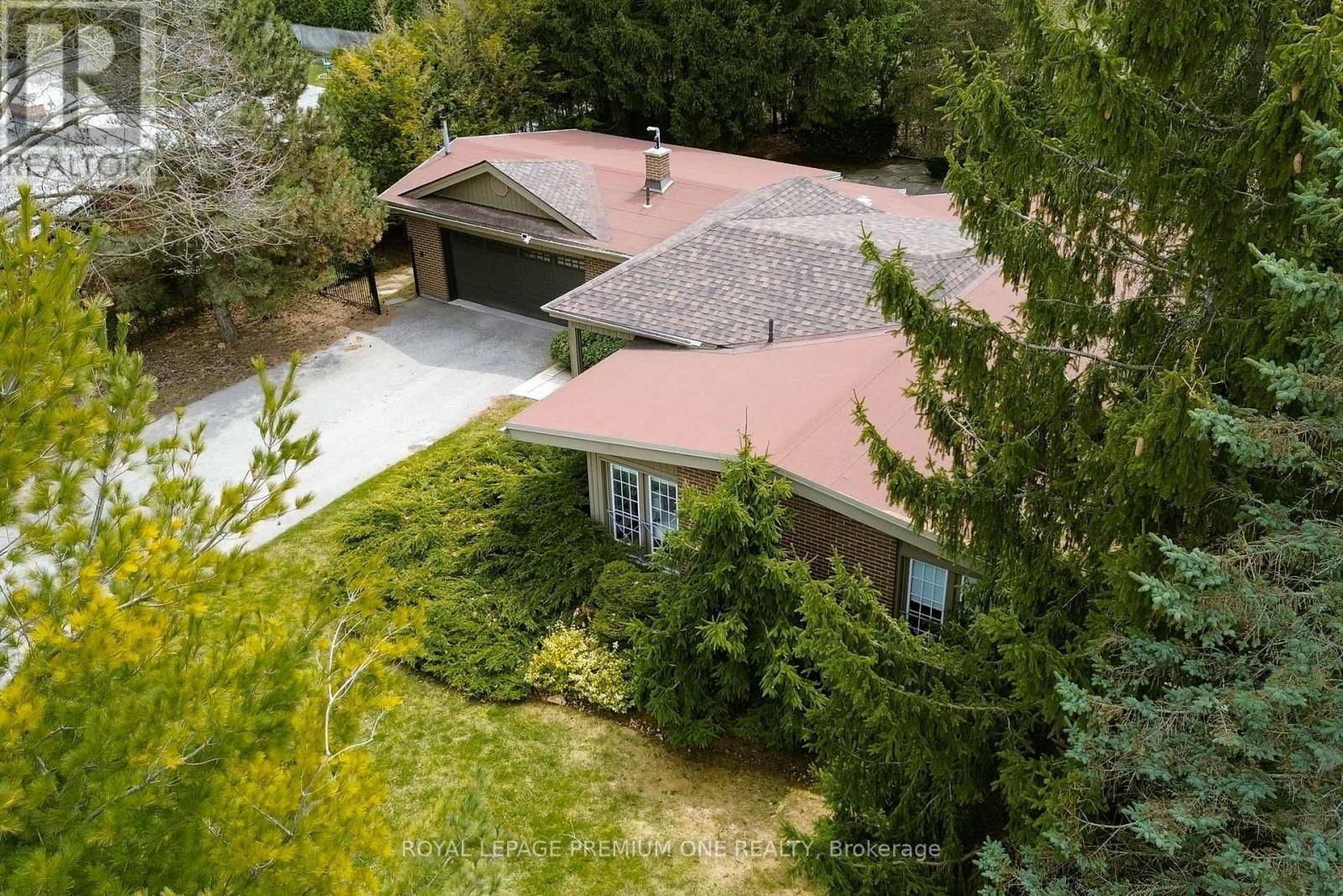 












135 PATRICIA DRIVE

,
King,




Ontario
L7B1H3

