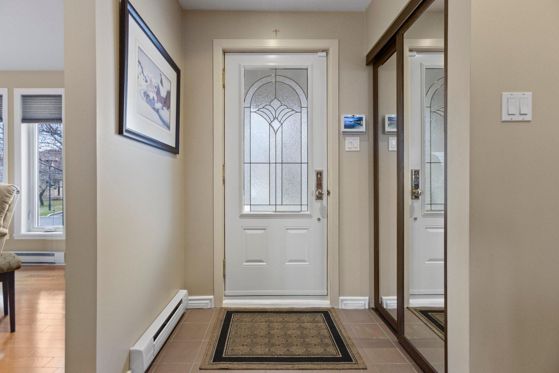









17702


Rue Gowdridge

,
Montréal (Pierrefonds-Roxboro),




QC
H9J1J8

