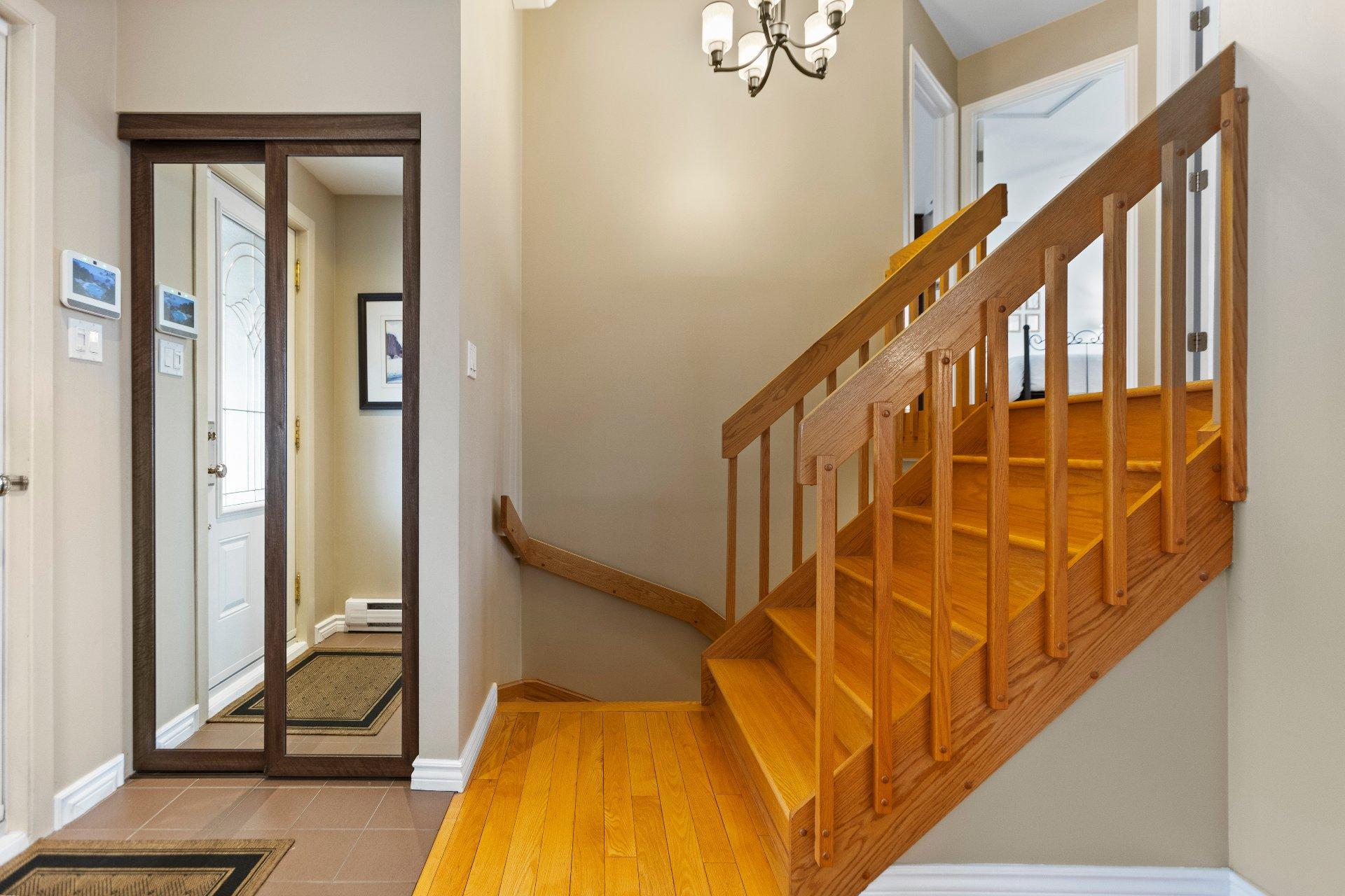 









17702


Rue Gowdridge

,
Montréal (Pierrefonds-Roxboro),




QC
H9J1J8

