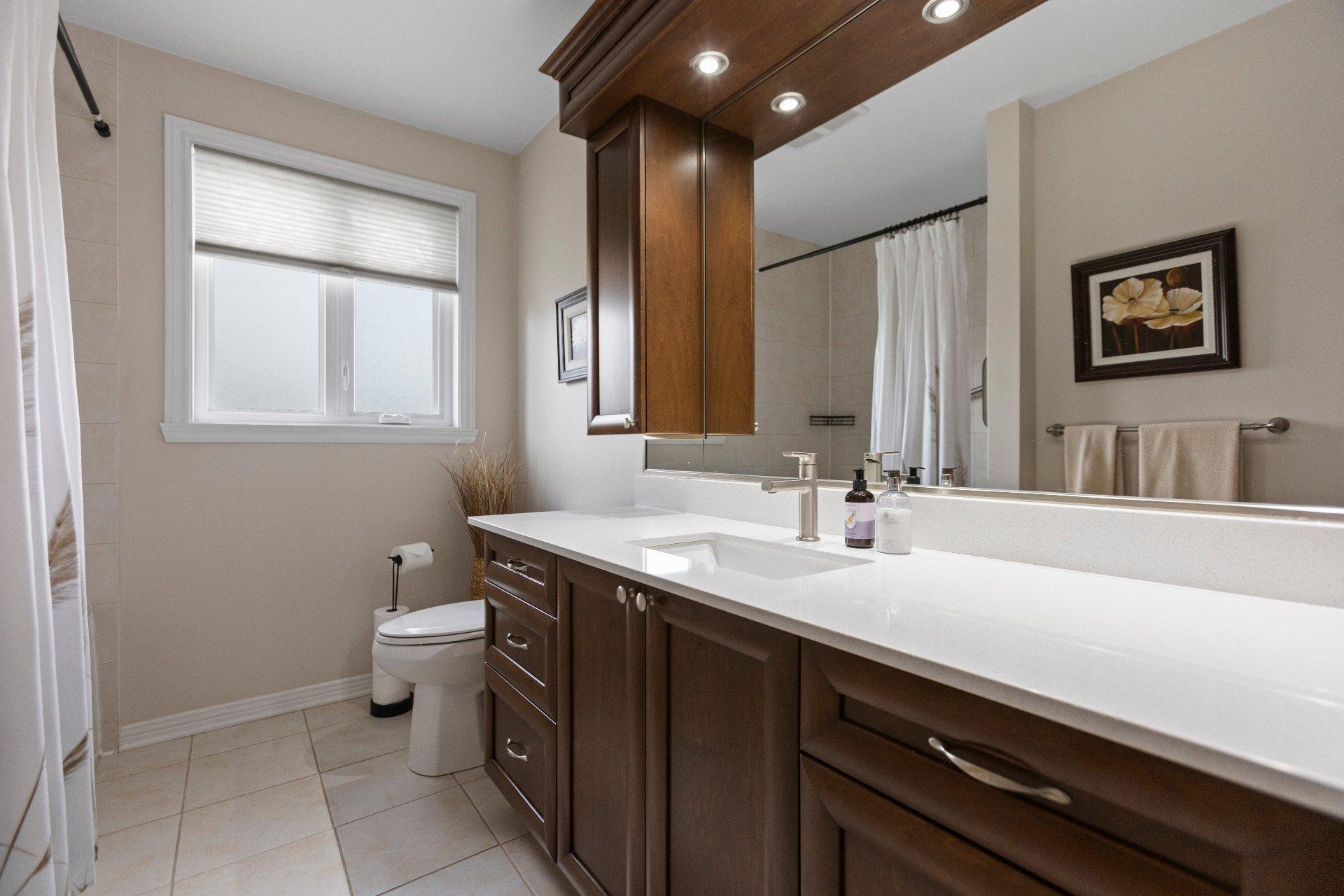 









17702


Rue Gowdridge

,
Montréal (Pierrefonds-Roxboro),




QC
H9J1J8

