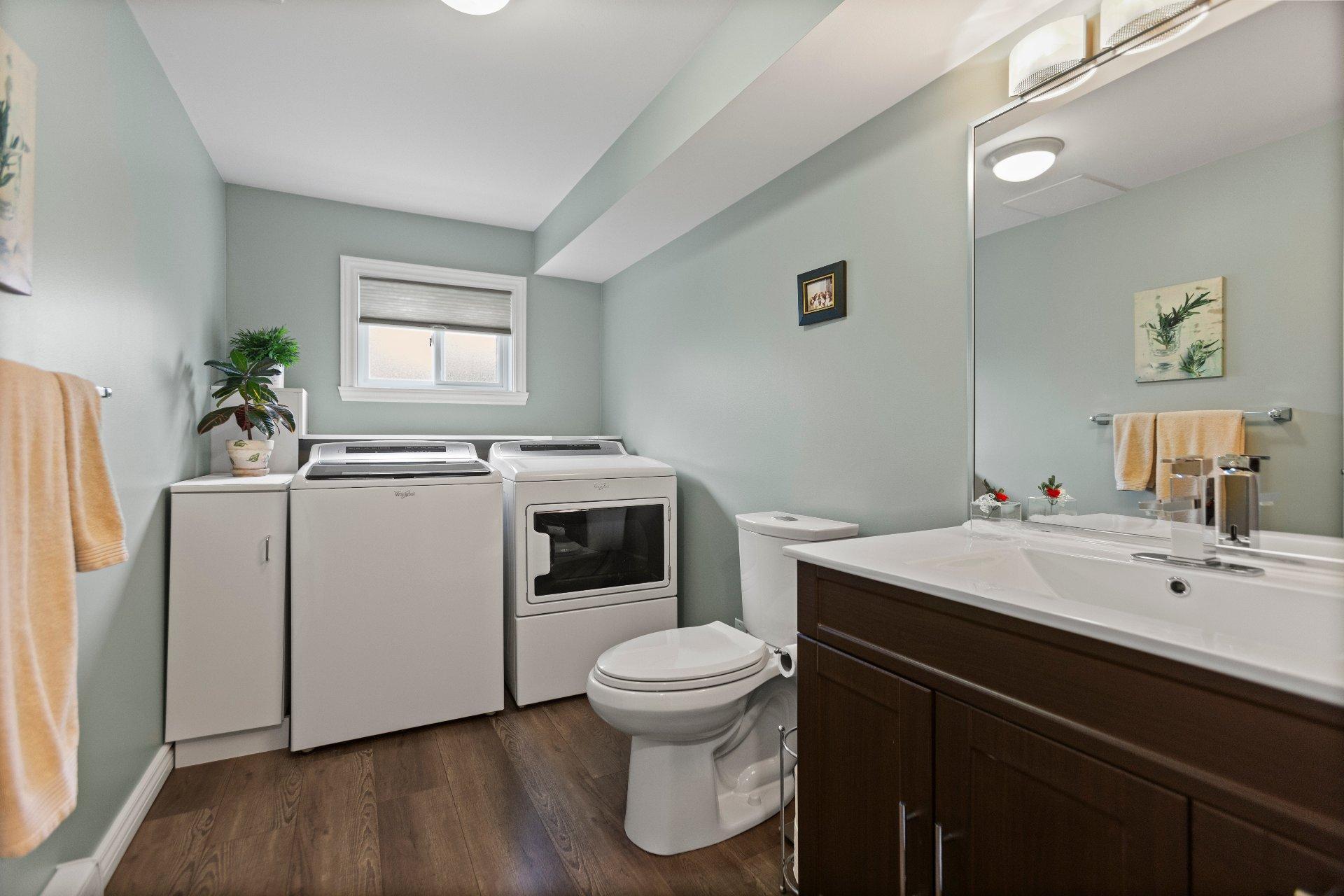 









17702


Rue Gowdridge

,
Montréal (Pierrefonds-Roxboro),




QC
H9J1J8

