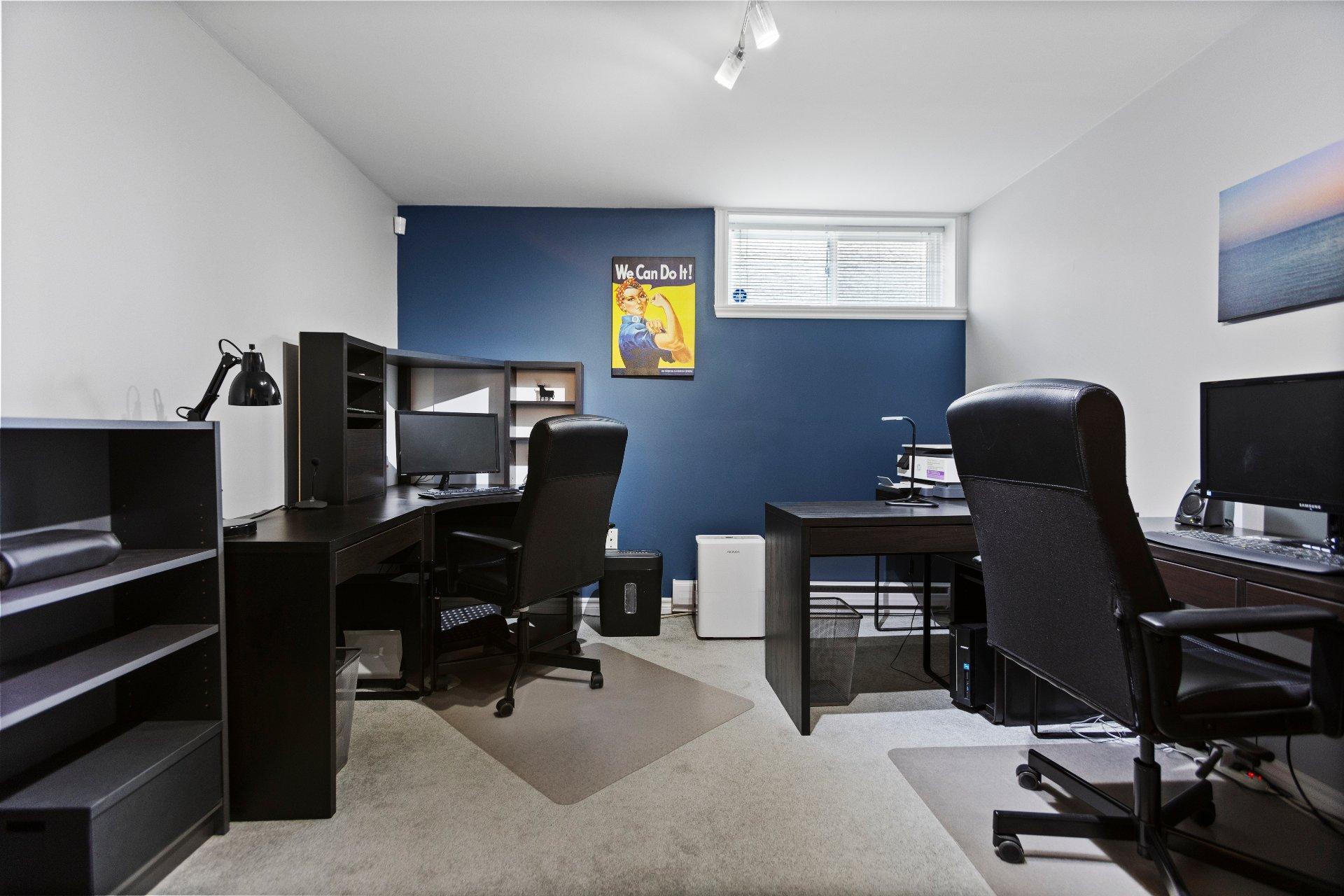 









17702


Rue Gowdridge

,
Montréal (Pierrefonds-Roxboro),




QC
H9J1J8


