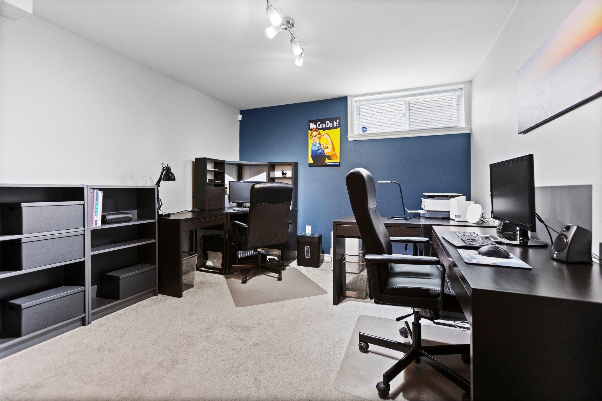 









17702


Rue Gowdridge

,
Montréal (Pierrefonds-Roxboro),




QC
H9J1J8

