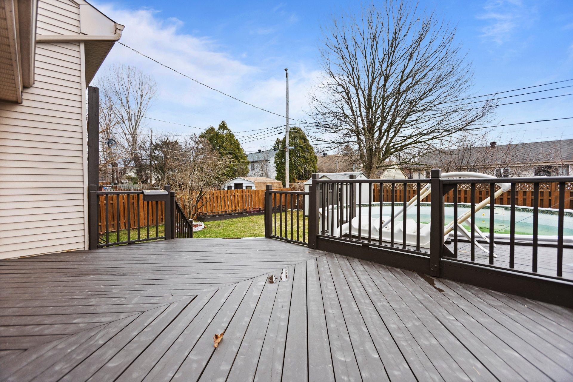 









17702


Rue Gowdridge

,
Montréal (Pierrefonds-Roxboro),




QC
H9J1J8

