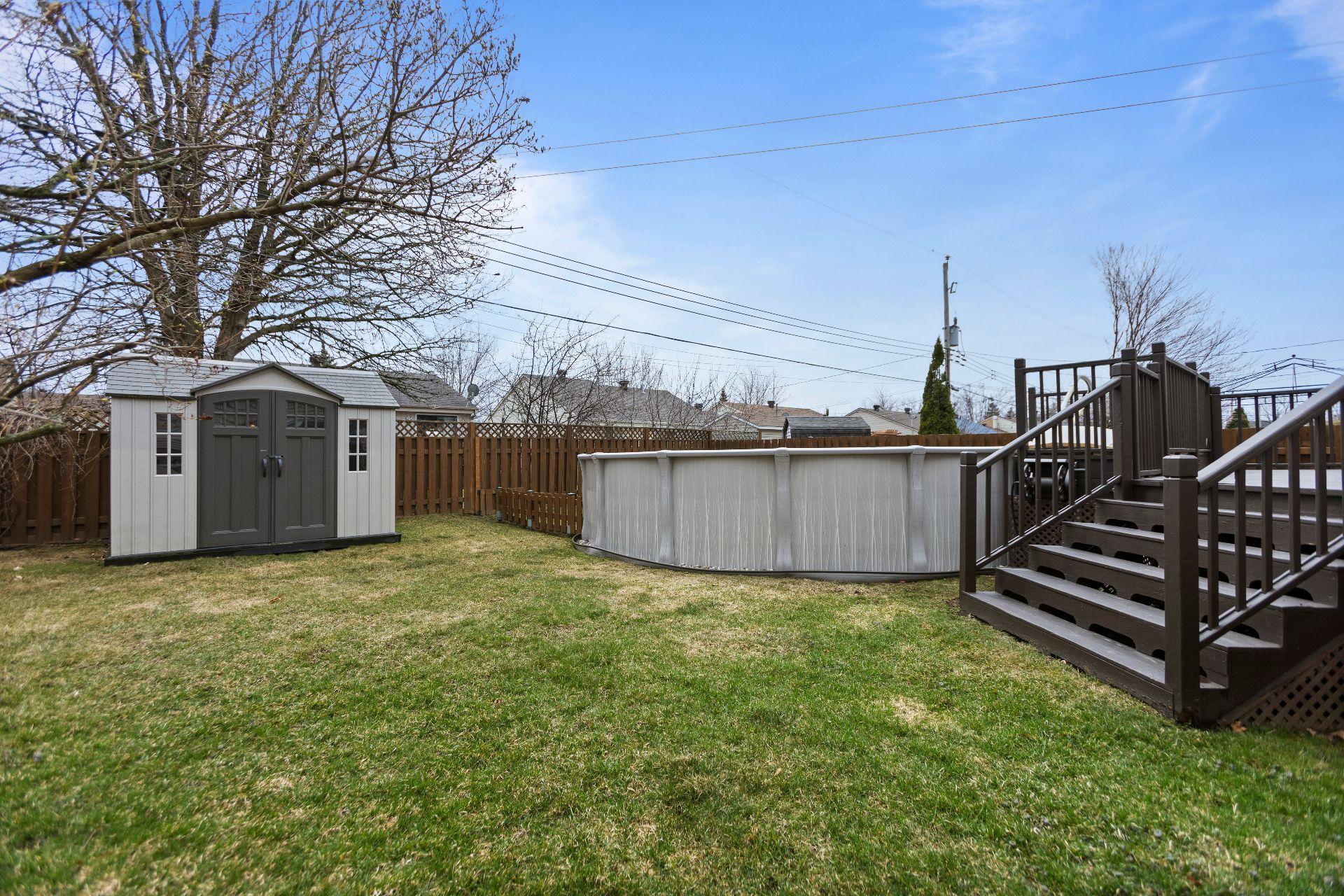 









17702


Rue Gowdridge

,
Montréal (Pierrefonds-Roxboro),




QC
H9J1J8

