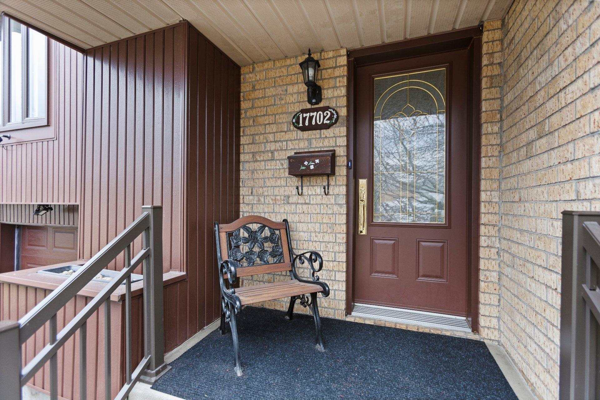









17702


Rue Gowdridge

,
Montréal (Pierrefonds-Roxboro),




QC
H9J1J8

