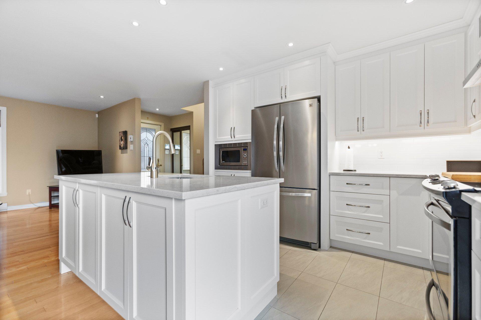









17702


Rue Gowdridge

,
Montréal (Pierrefonds-Roxboro),




QC
H9J1J8

