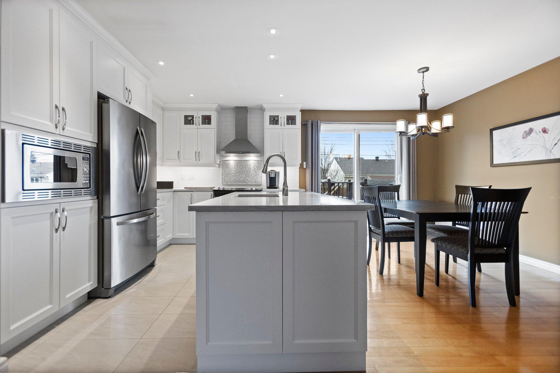 









17702


Rue Gowdridge

,
Montréal (Pierrefonds-Roxboro),




QC
H9J1J8

