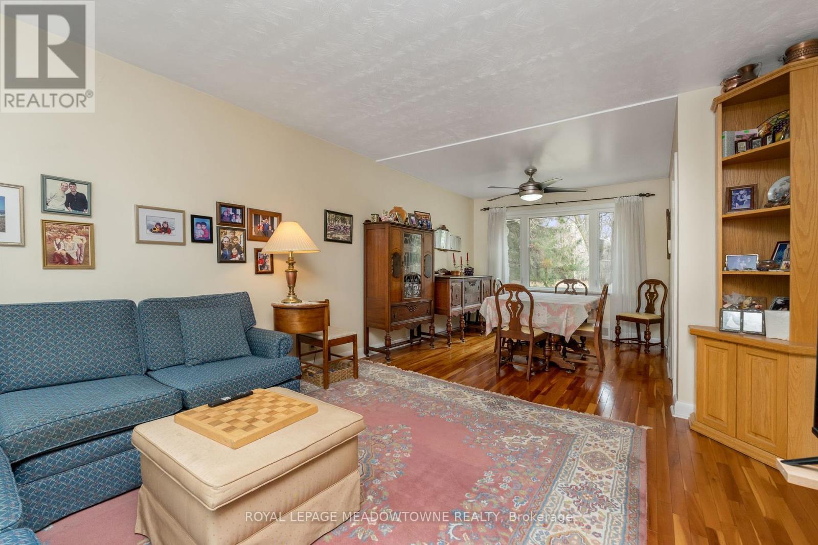 












208 MARTIN STREET

,
King,




Ontario
L7B1J5

