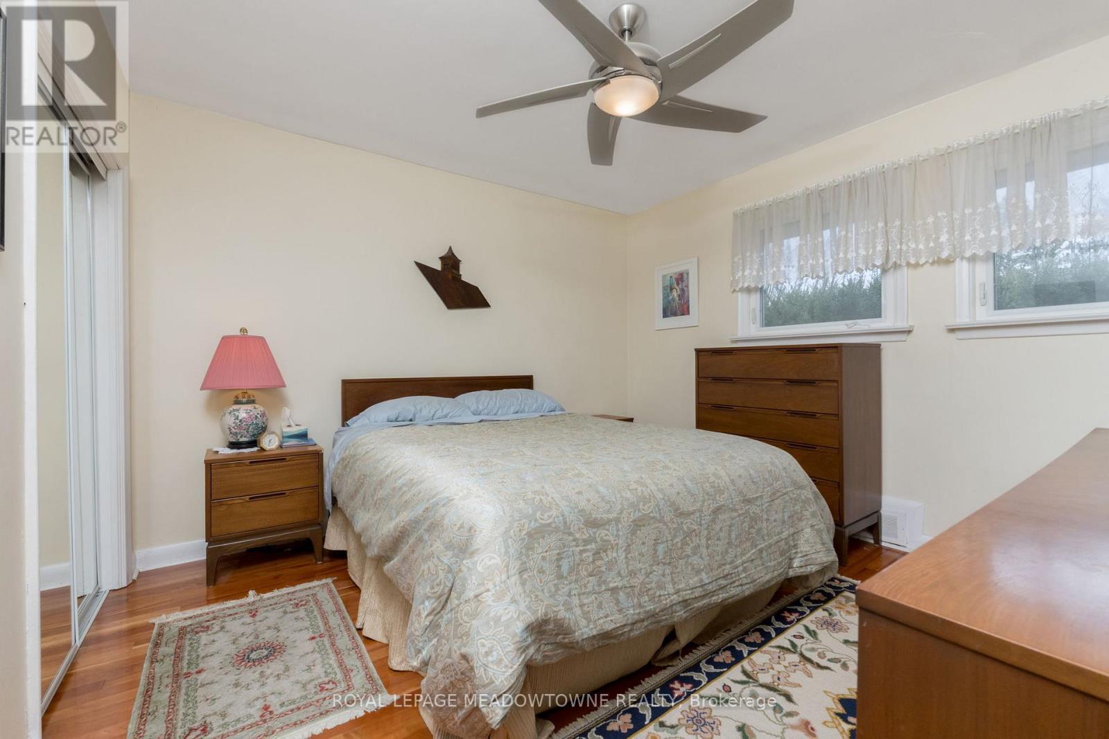 












208 MARTIN STREET

,
King,




Ontario
L7B1J5

