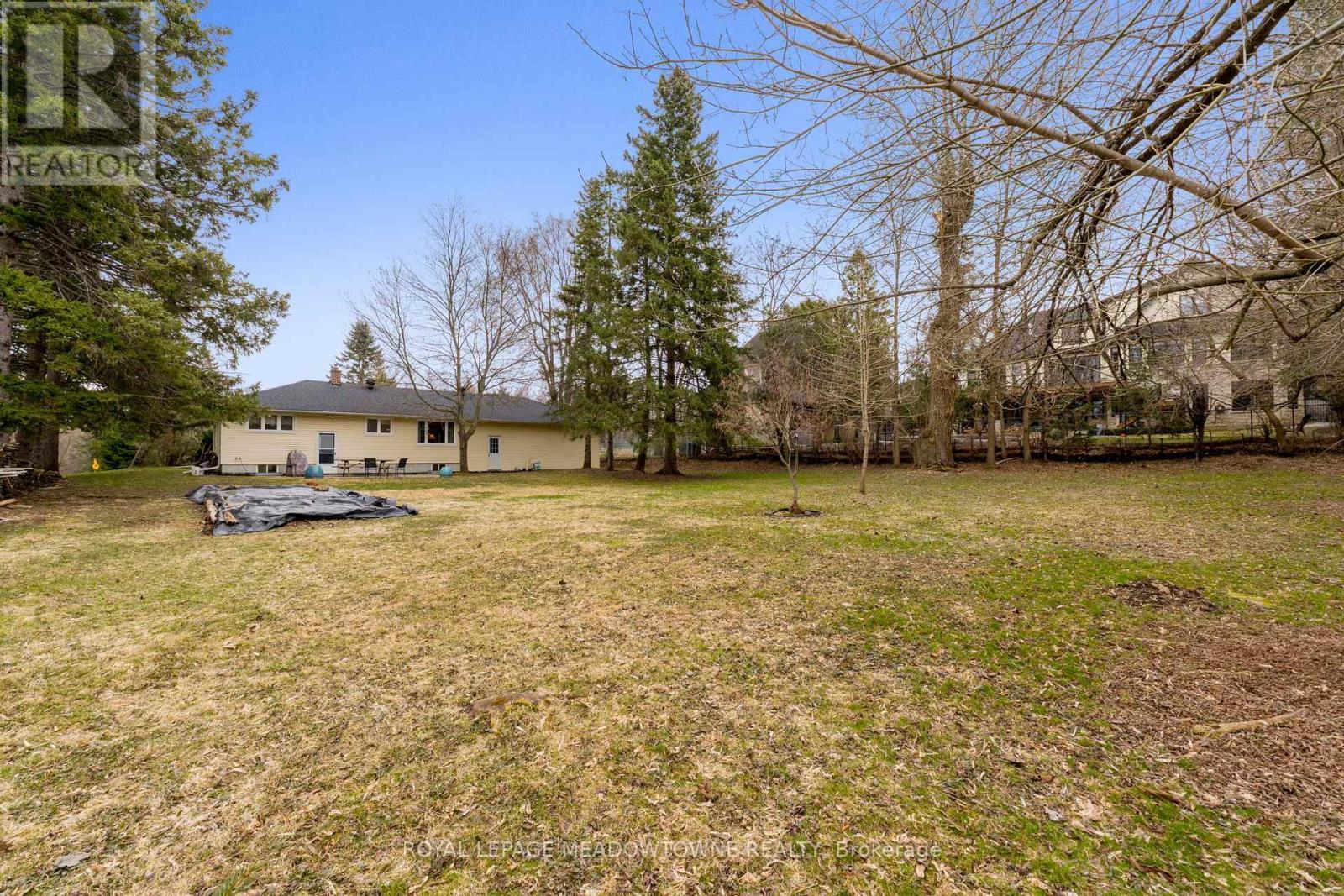












208 MARTIN STREET

,
King,




Ontario
L7B1J5

