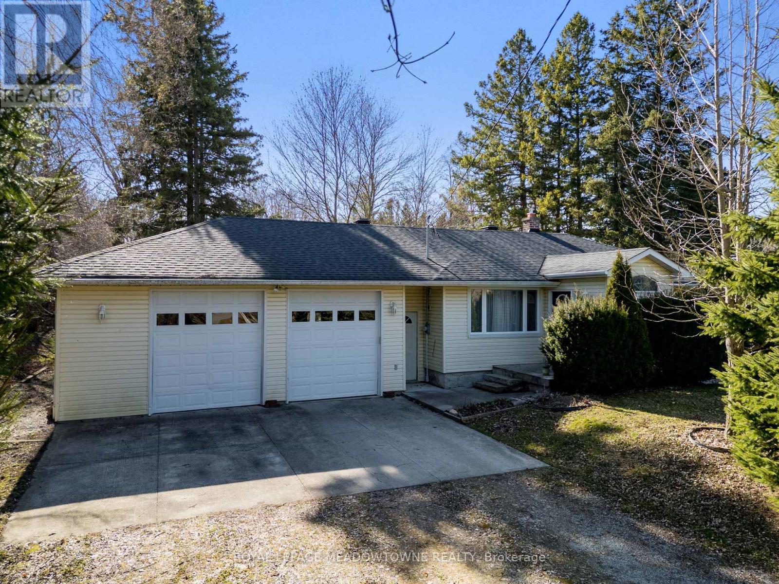 












208 MARTIN STREET

,
King,




Ontario
L7B1J5

