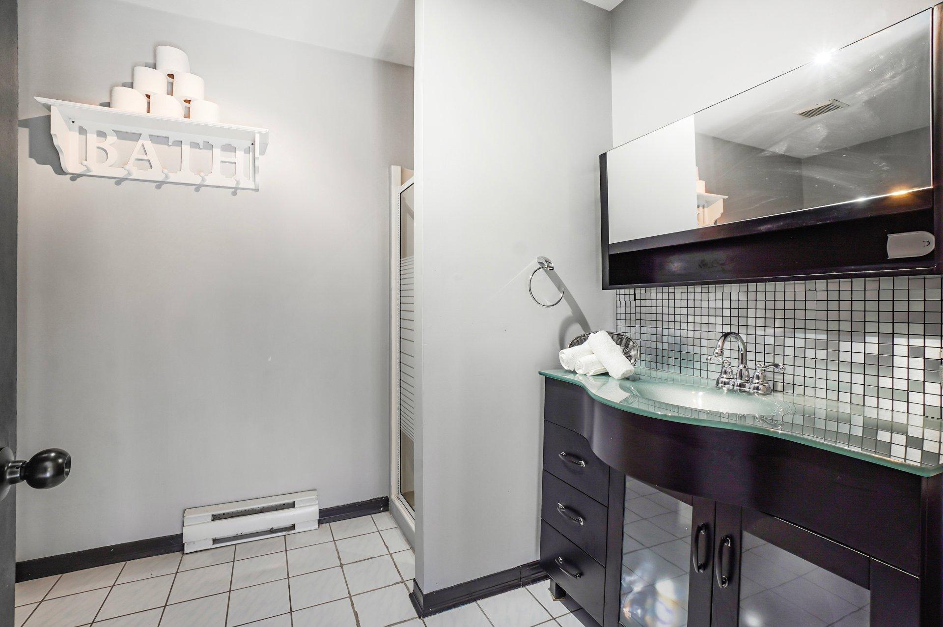 









8472


Rue Bellecombe

,
Laval (Auteuil),




QC
H7H2Z9

