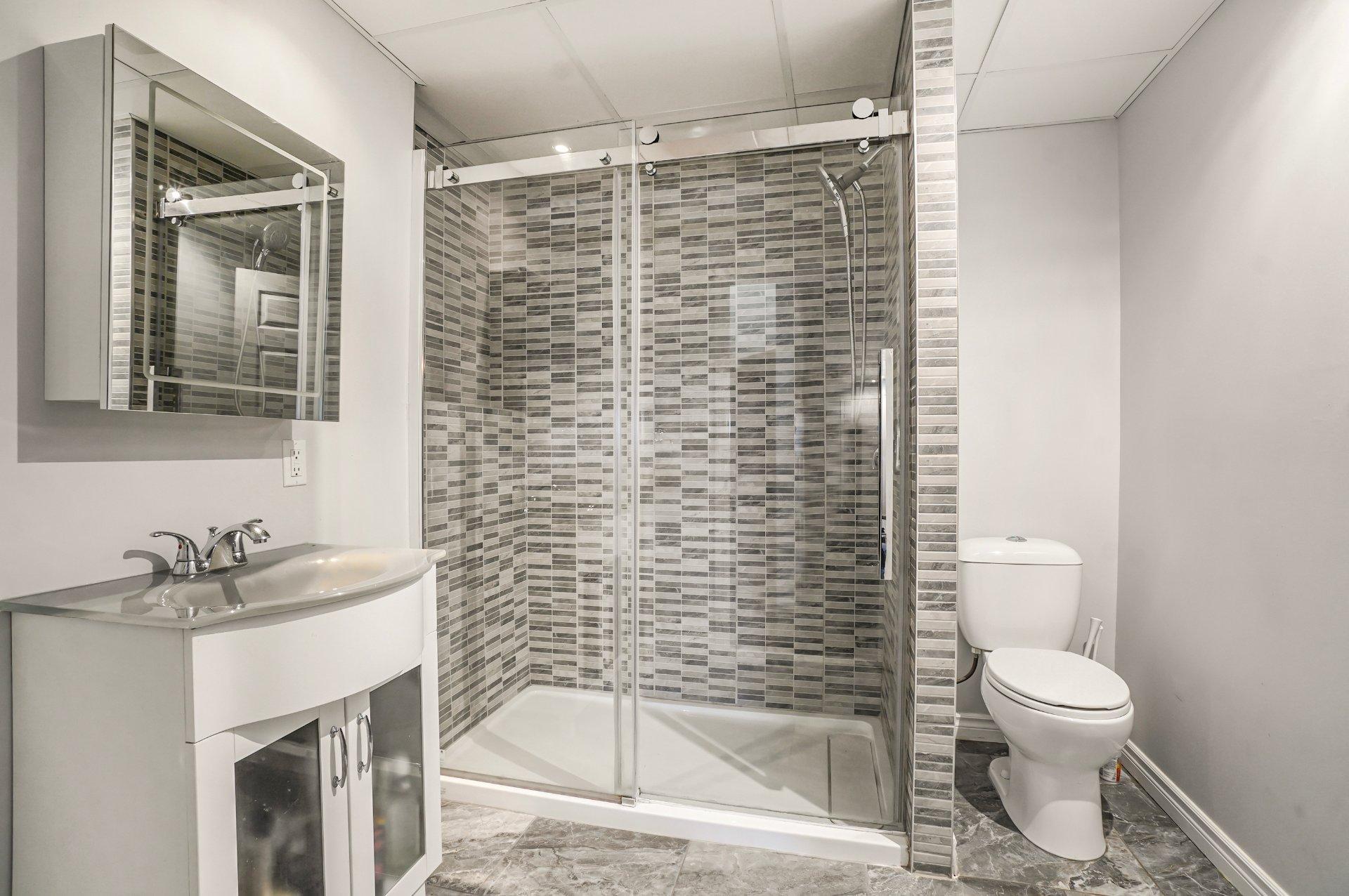 









8472


Rue Bellecombe

,
Laval (Auteuil),




QC
H7H2Z9

